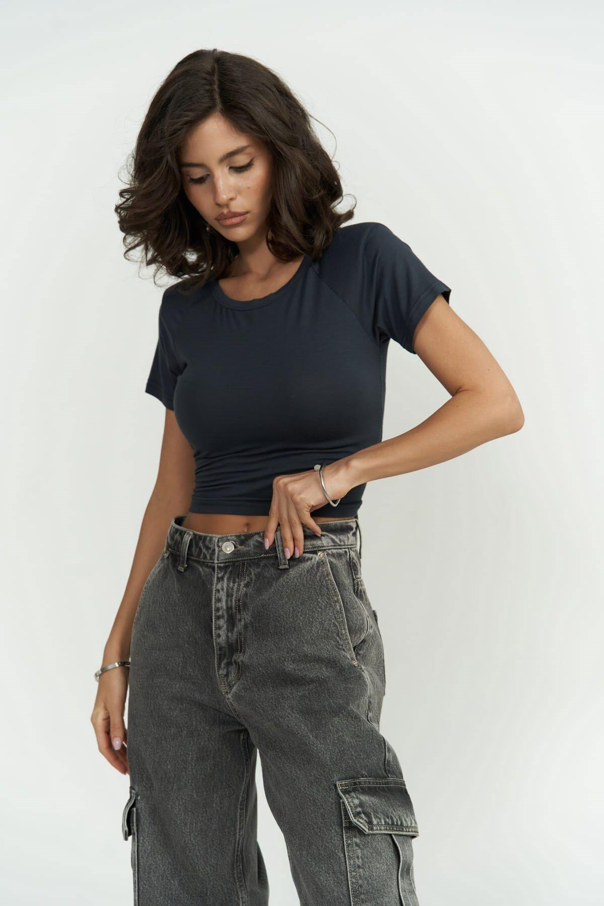 Perla Padded Anthracite Crop Blouse