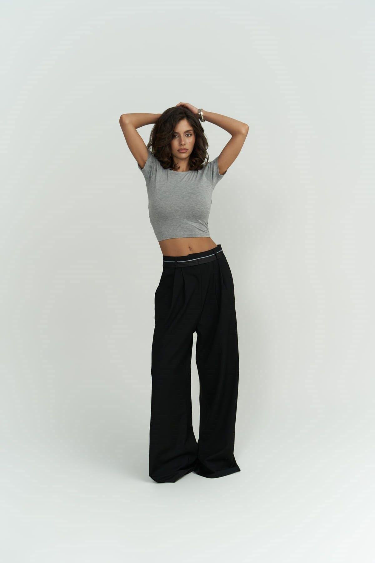 Perla Vatkalı Gri Crop Bluz