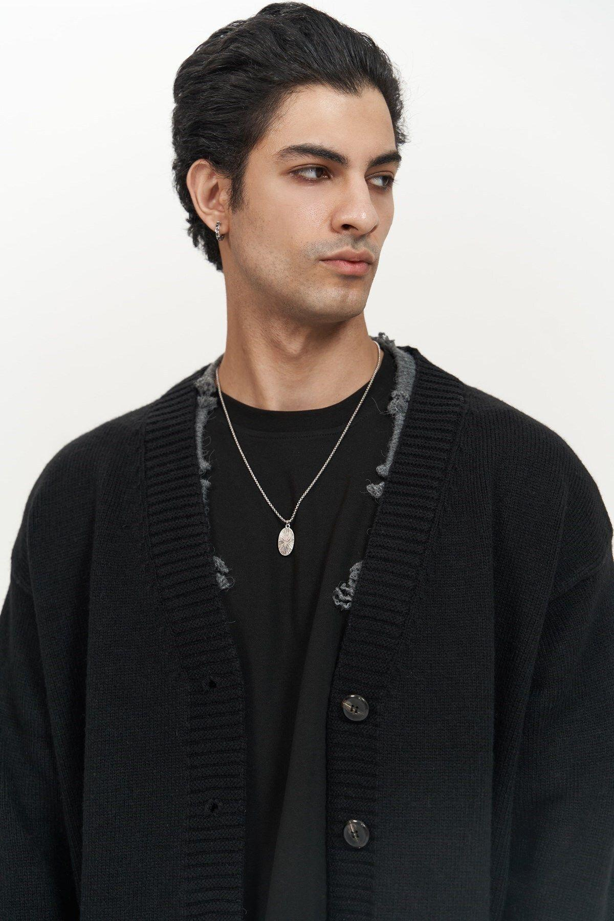 Raid Men's Black Double-Collar Knit Cardigan