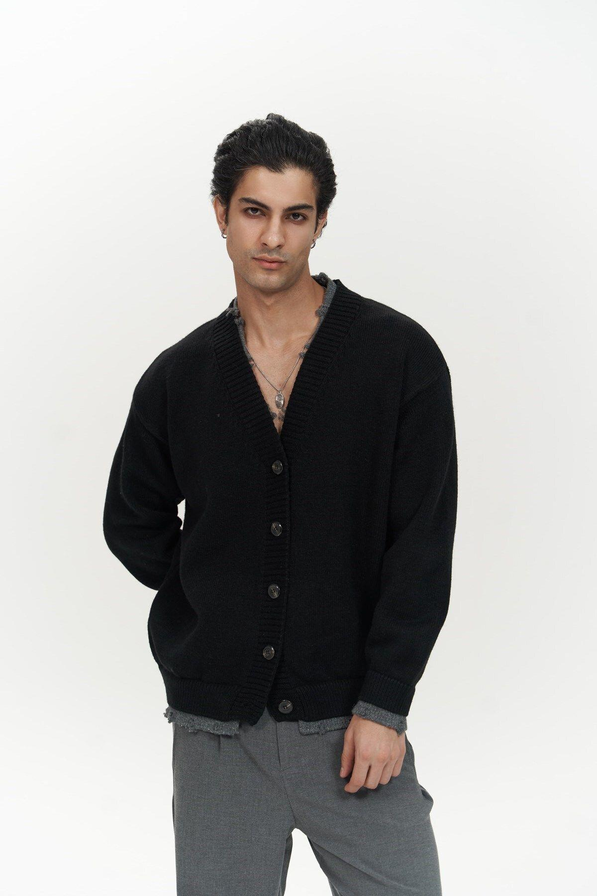 Raid Men's Black Double-Collar Knit Cardigan
