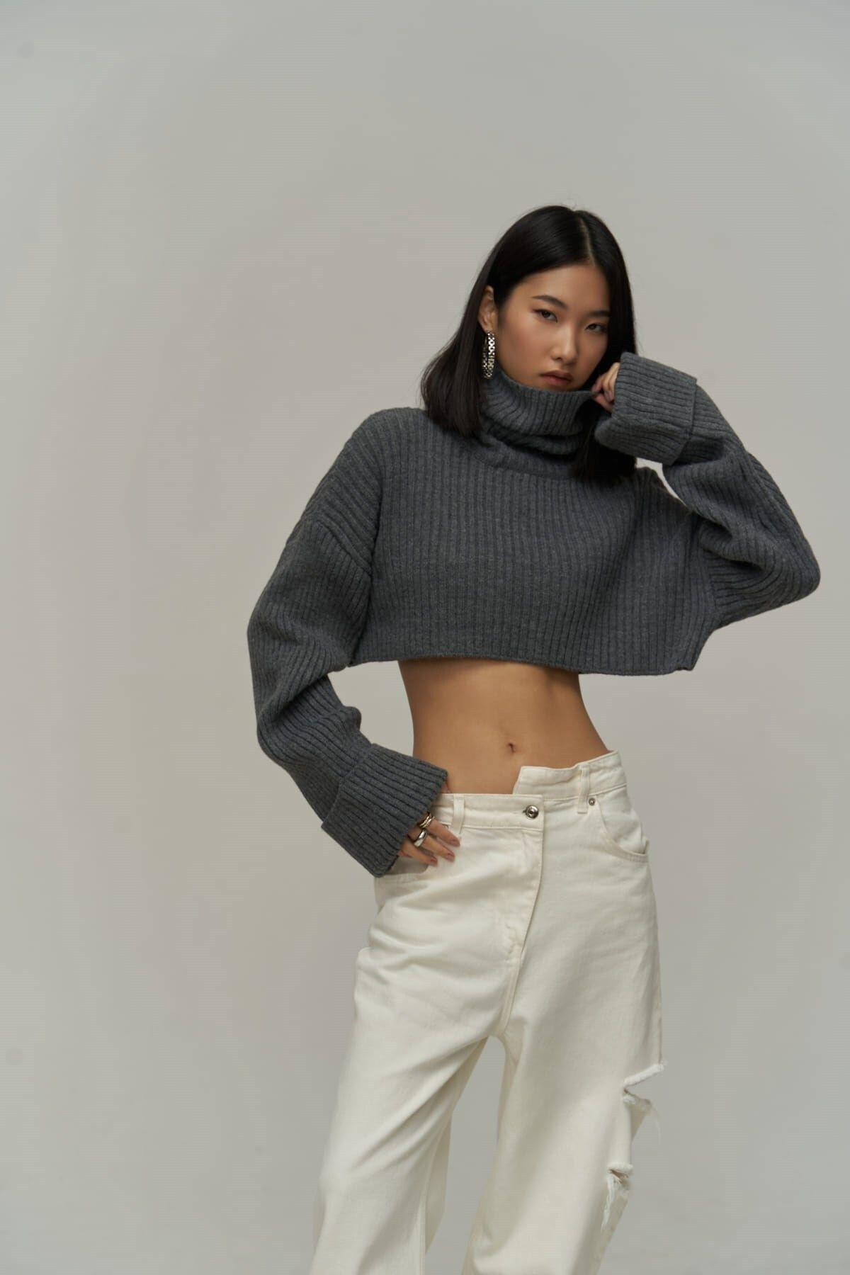 Mai Collection Revue High Neck Anthracite Crop Sweater