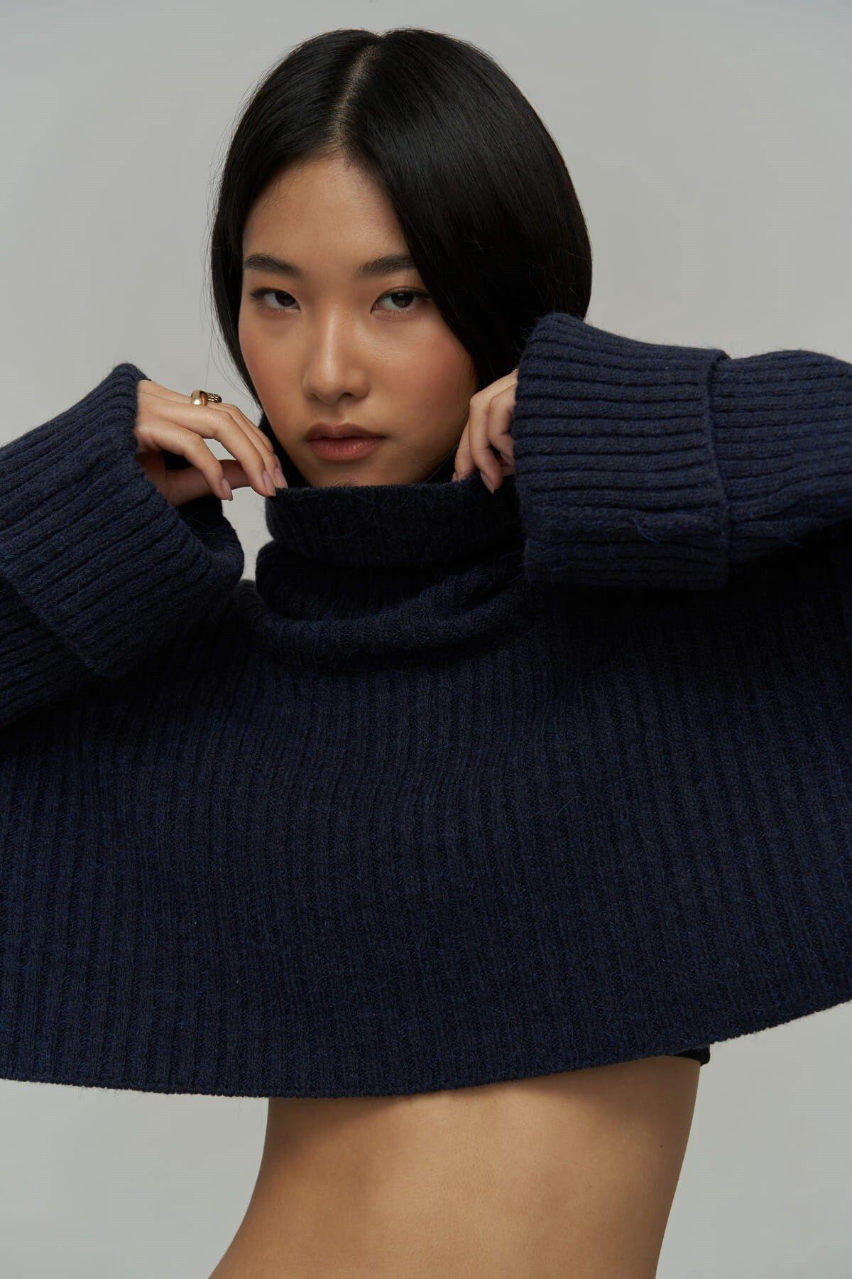 Revue High Neck Dark Blue Crop Sweater