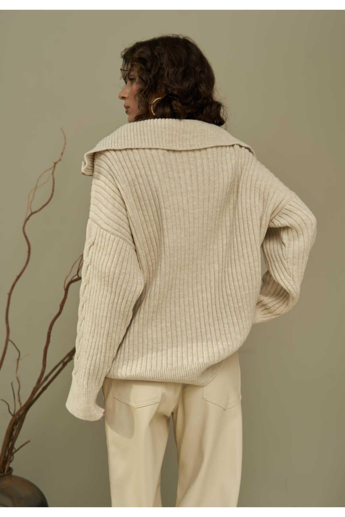 Mai Rika Beige Cable Knit Zip-Up Sweater