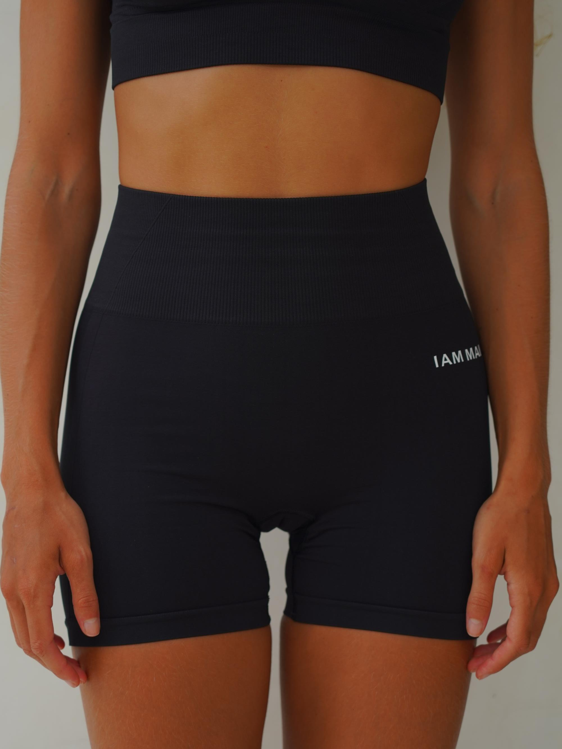 Rufus Siyah Büzgü Detay Şort