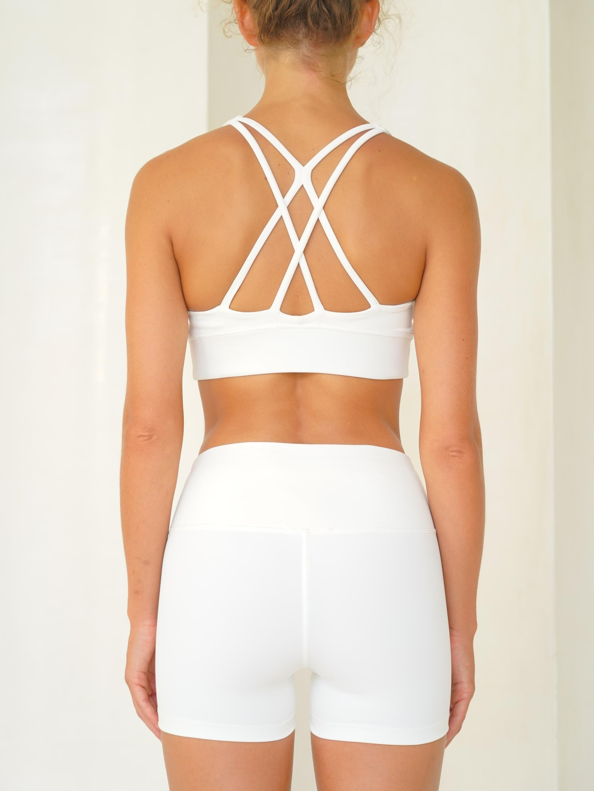 Samadhi Dikiş Detay Kısa Beyaz Şort