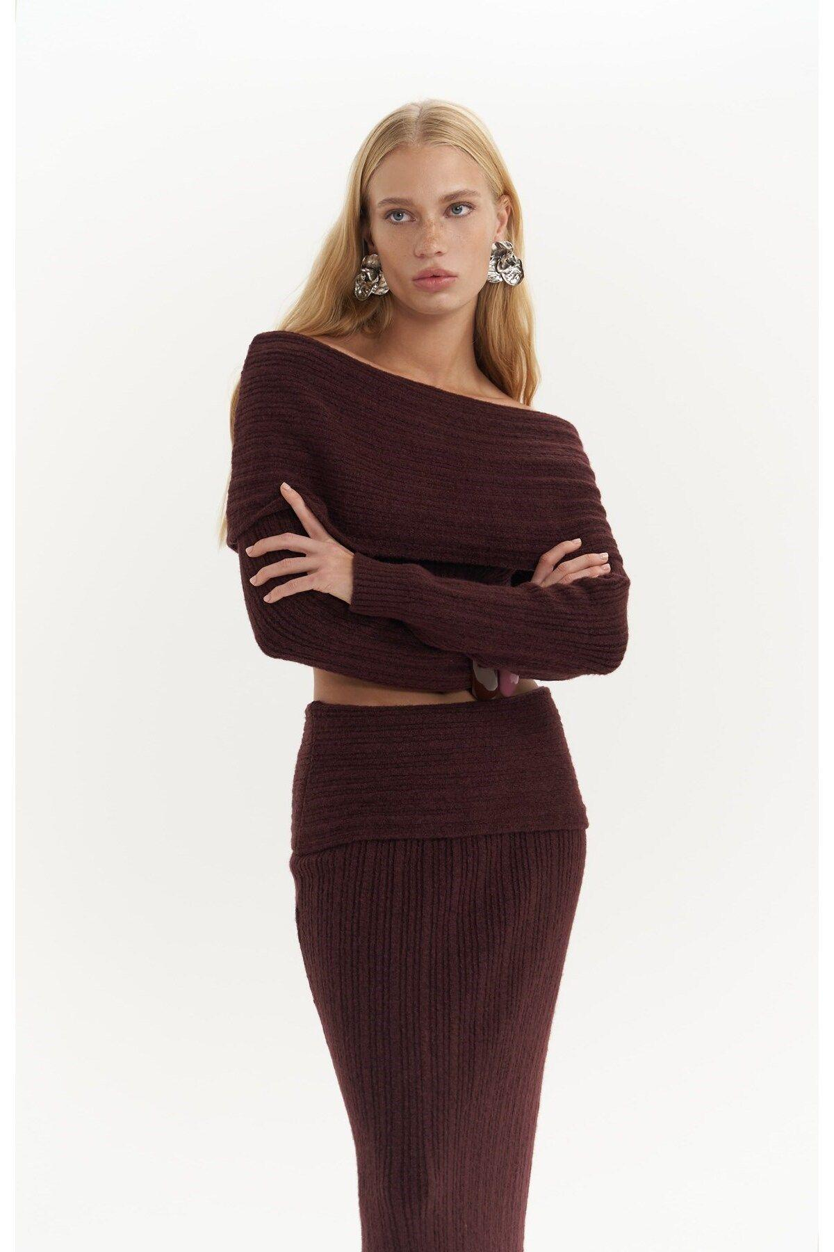 Sevara Burgundy Blouse&Skirt Knit Set