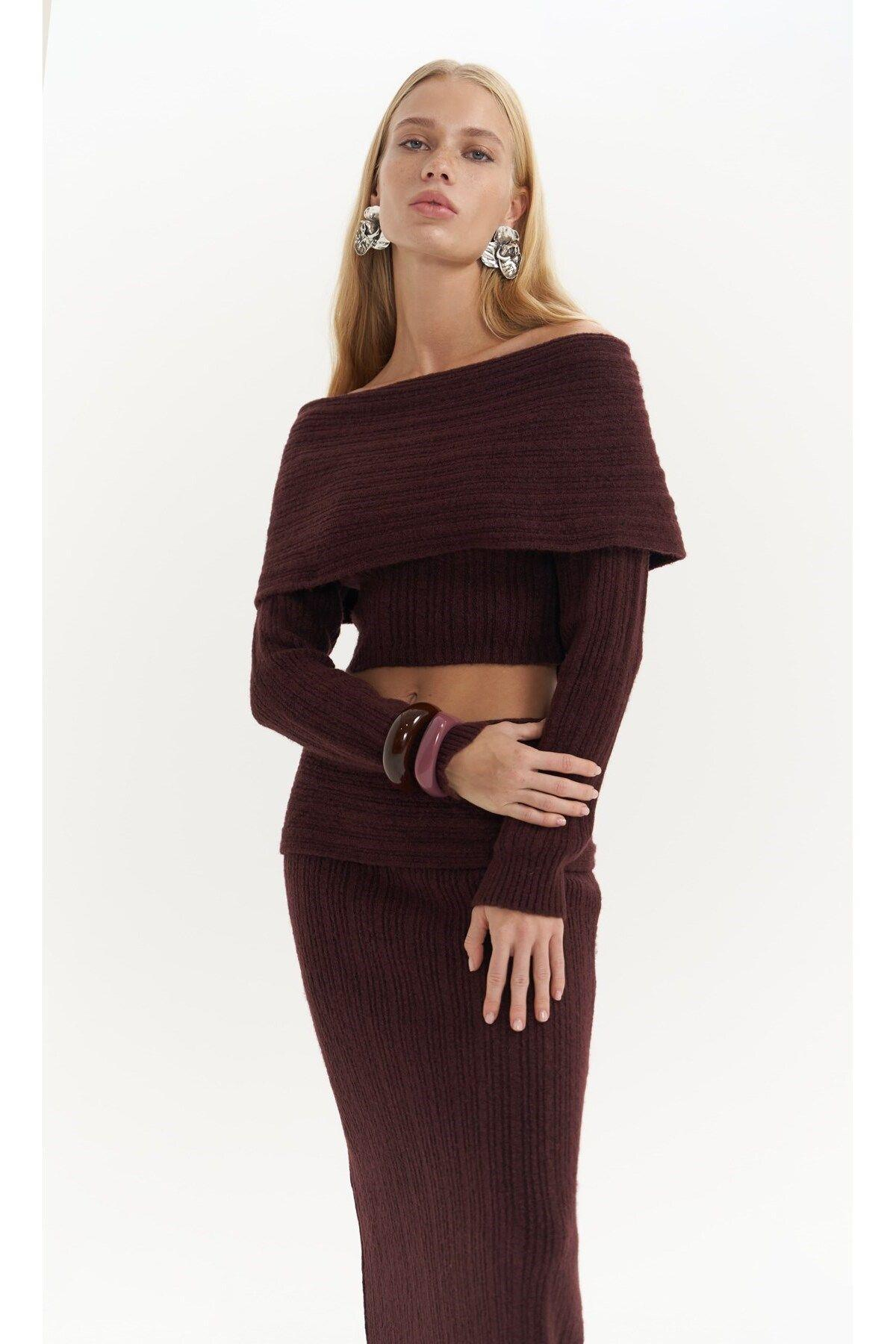 Sevara Burgundy Blouse&Skirt Knit Set