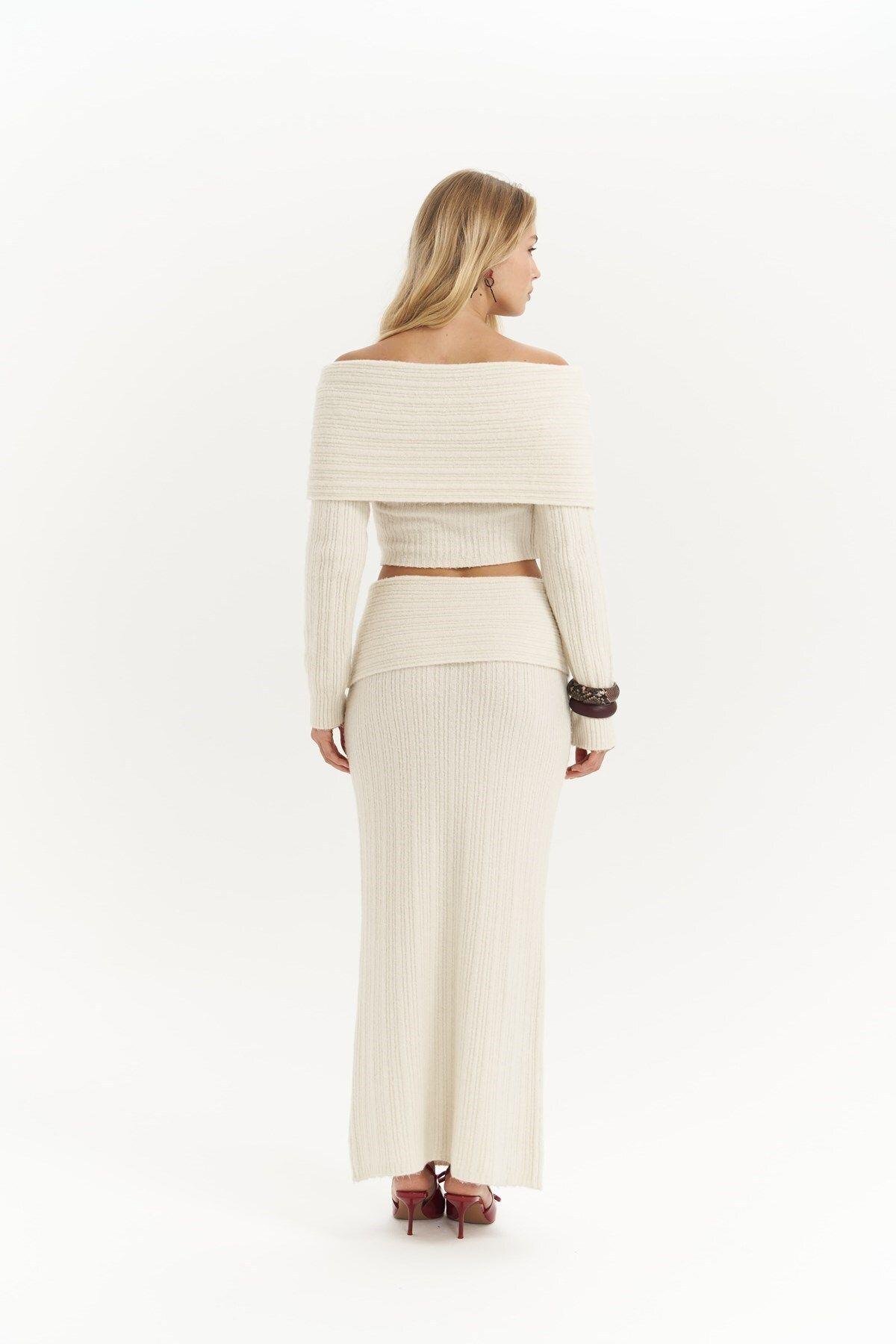 Sevara Carmen Yaka Ekru Triko Takım