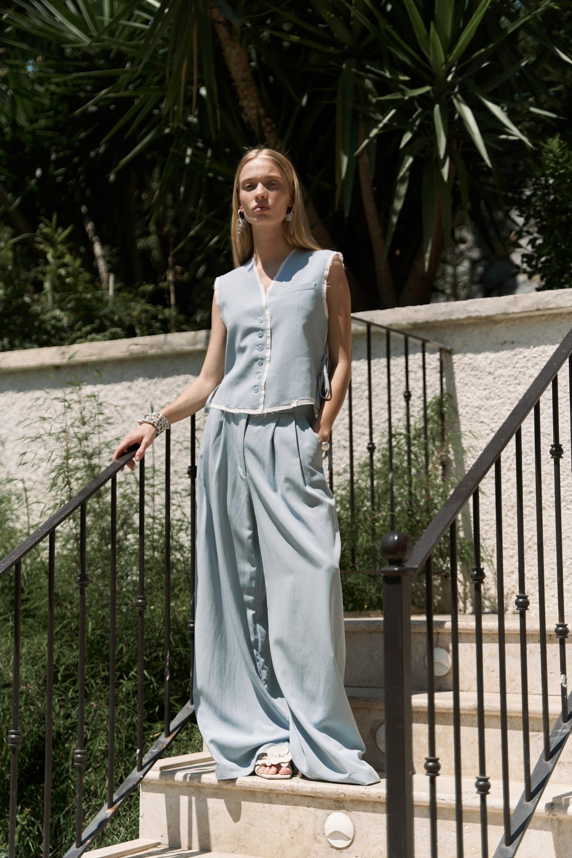 Shonas Bağcık Detay Mavi Yelek Pantolon Takım