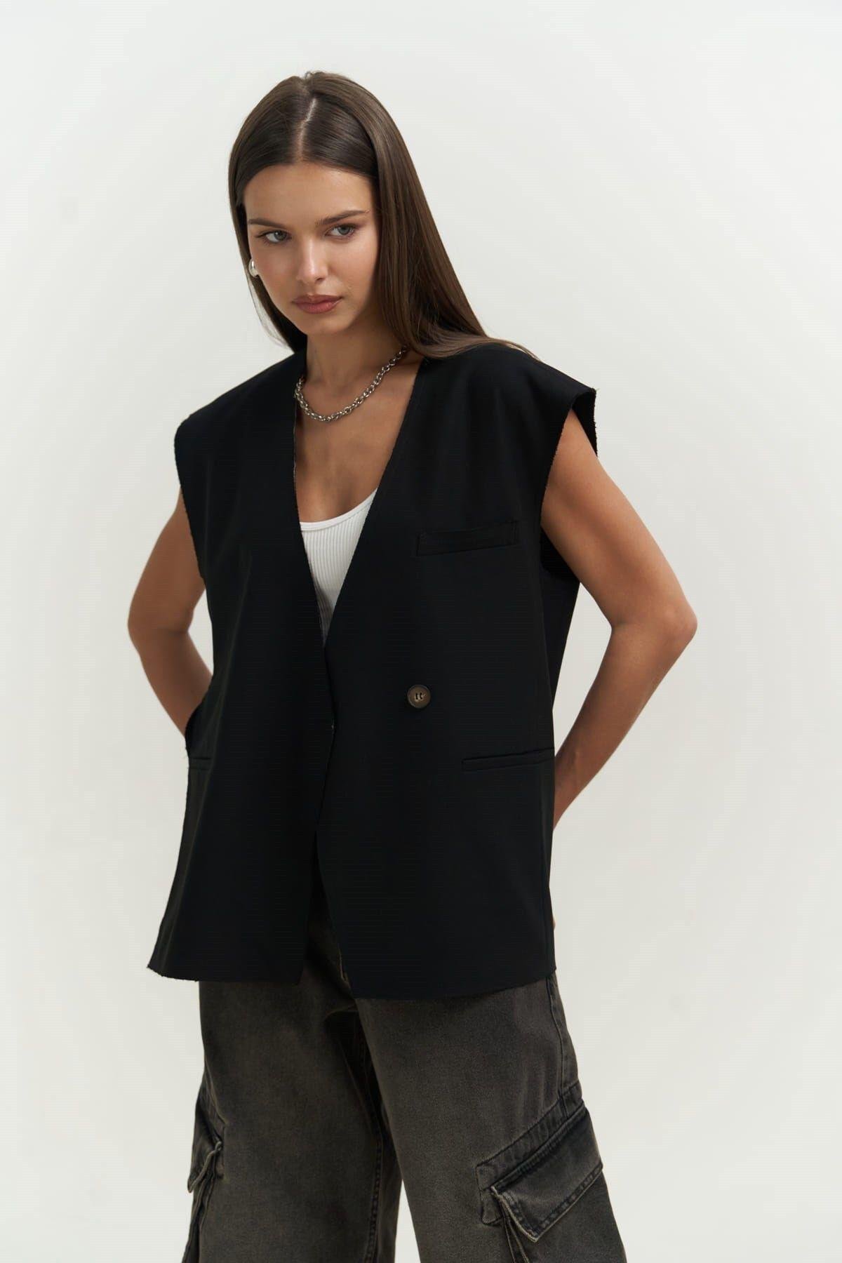 Sissela Black Vest with Side Slit