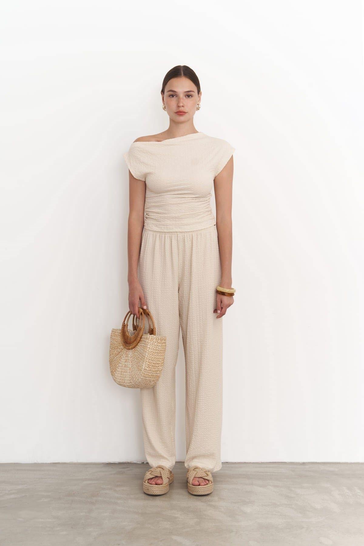 Sona Bej Asimetrik Bluz Pantolon Takım