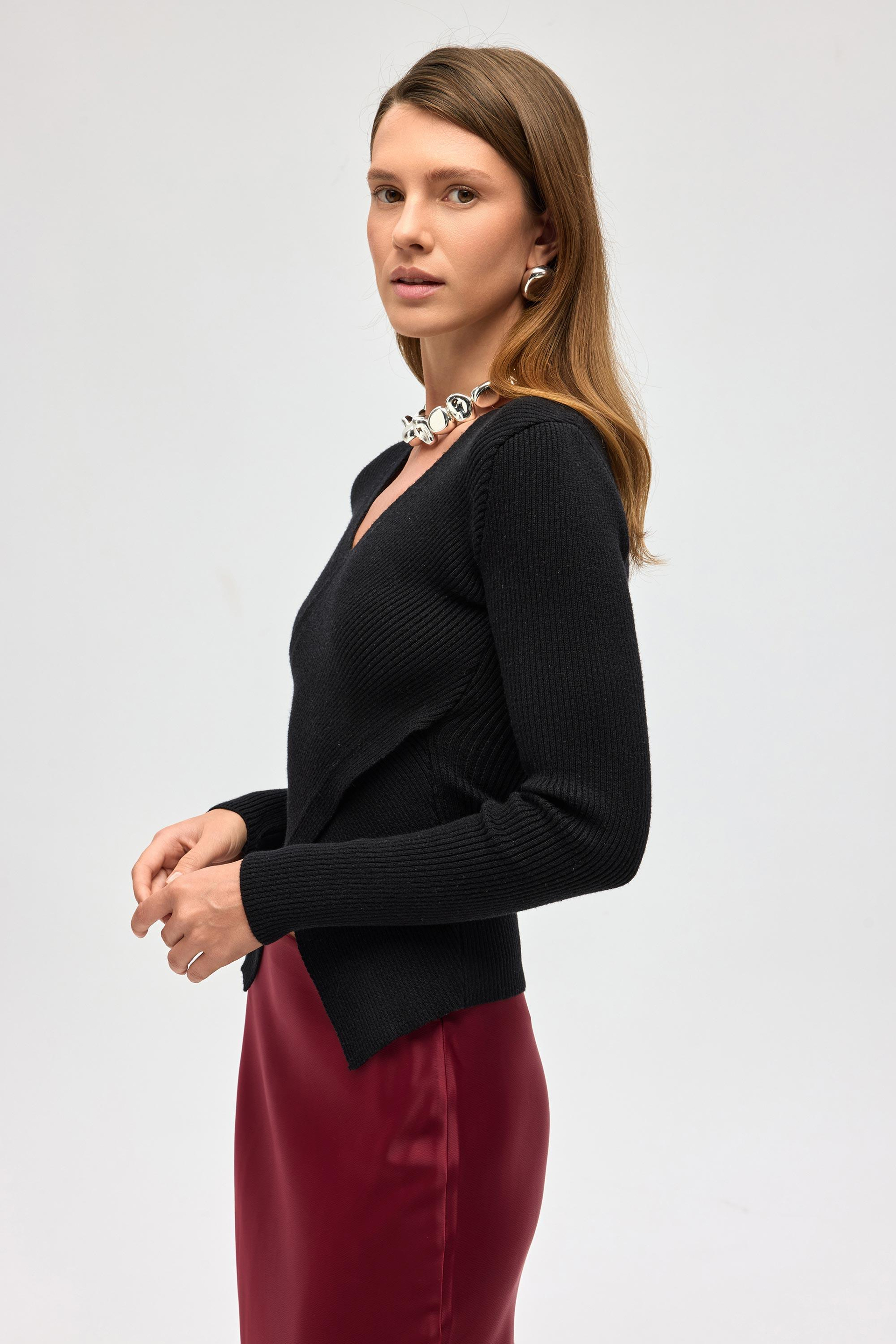 Soren Çapraz Detay Siyah Triko Kazak