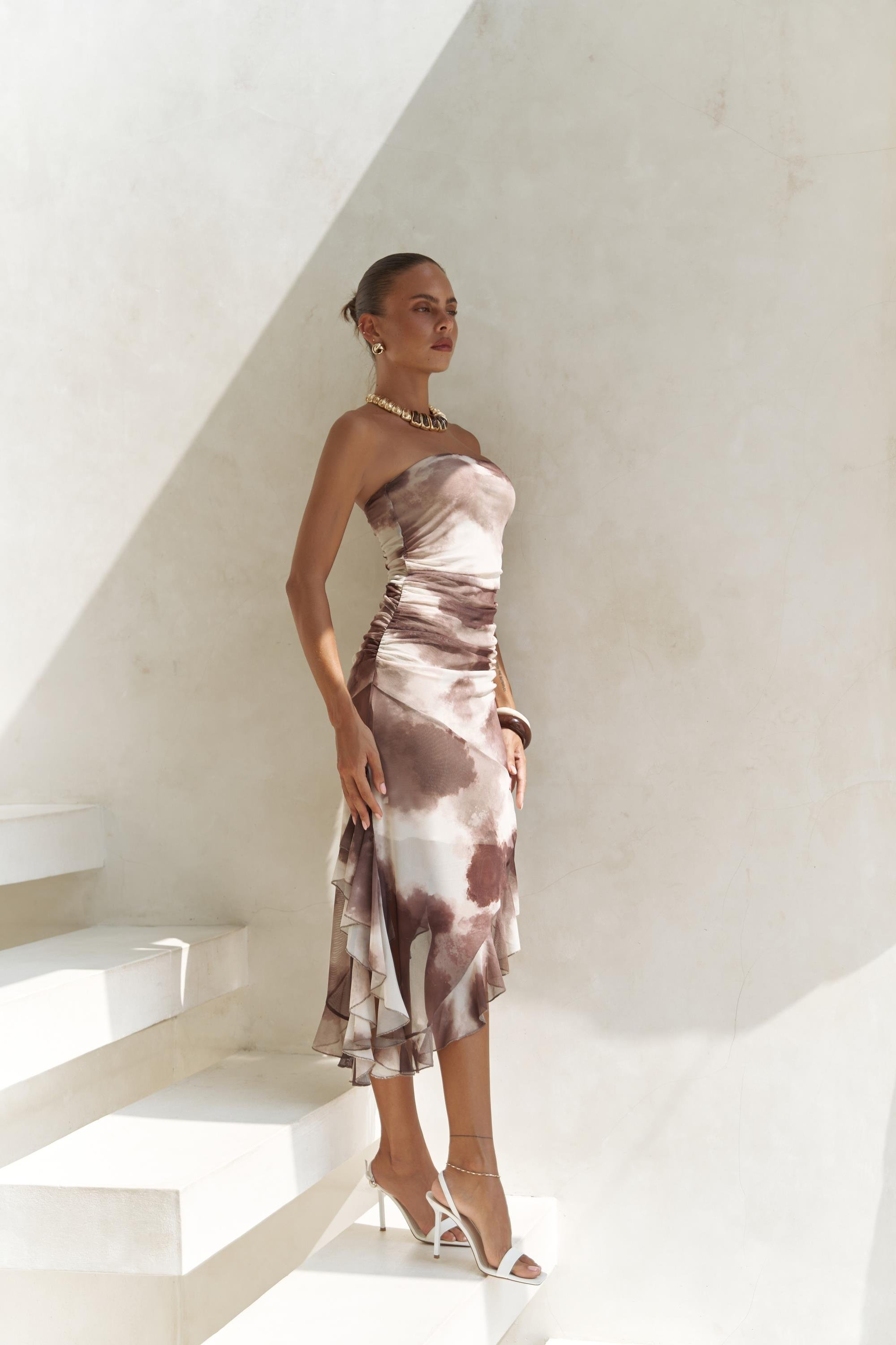 Stracnaha Drape Detaylı Kahve Straplez Elbise