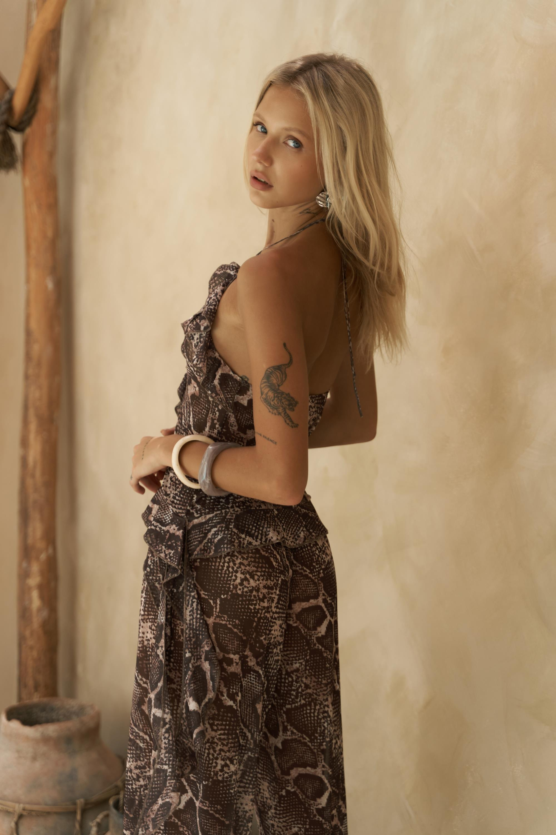 Sulliven Fırfır Detay Vizon Crop Pantolon Takım