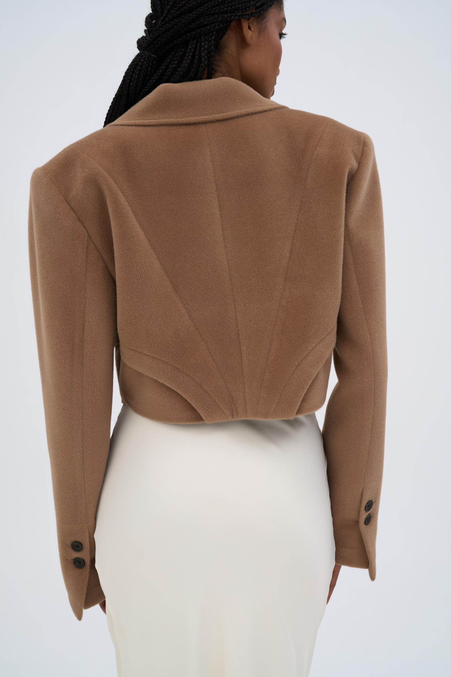 Teya Koyu Bej Üçgen Detay Crop Ceket