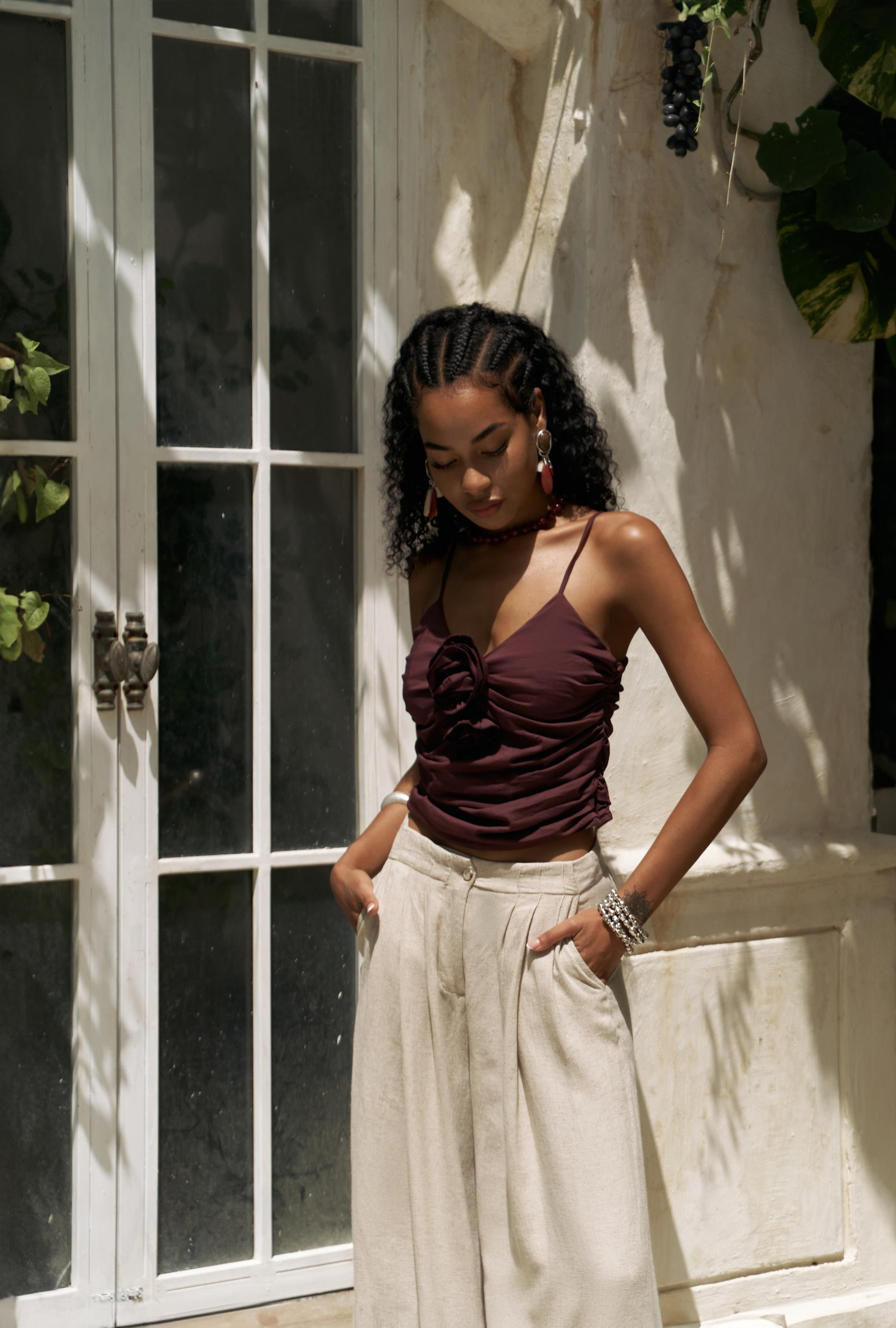 Tia Gül Detay Bordo Crop