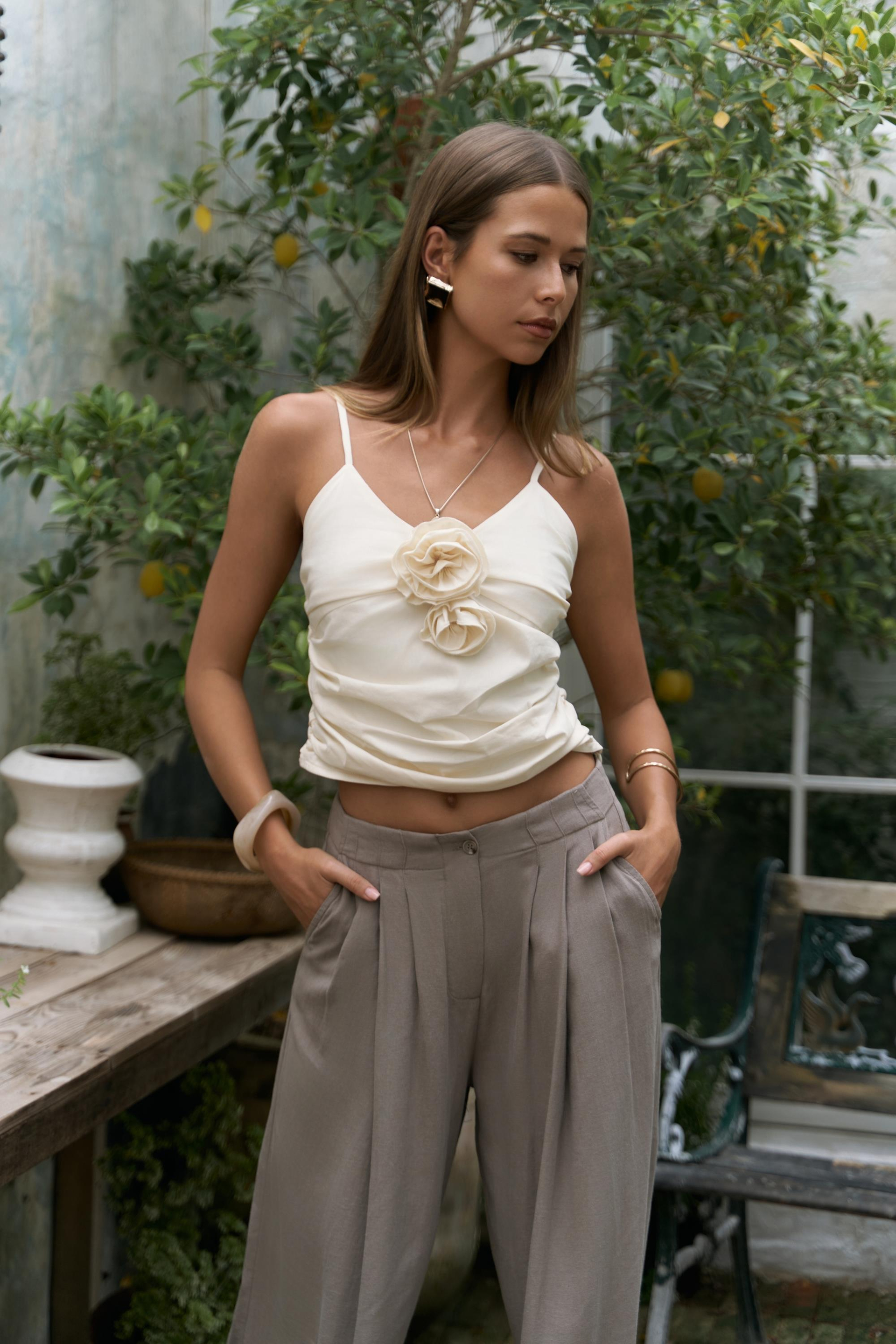 Tia Gül Detay Sarı Crop