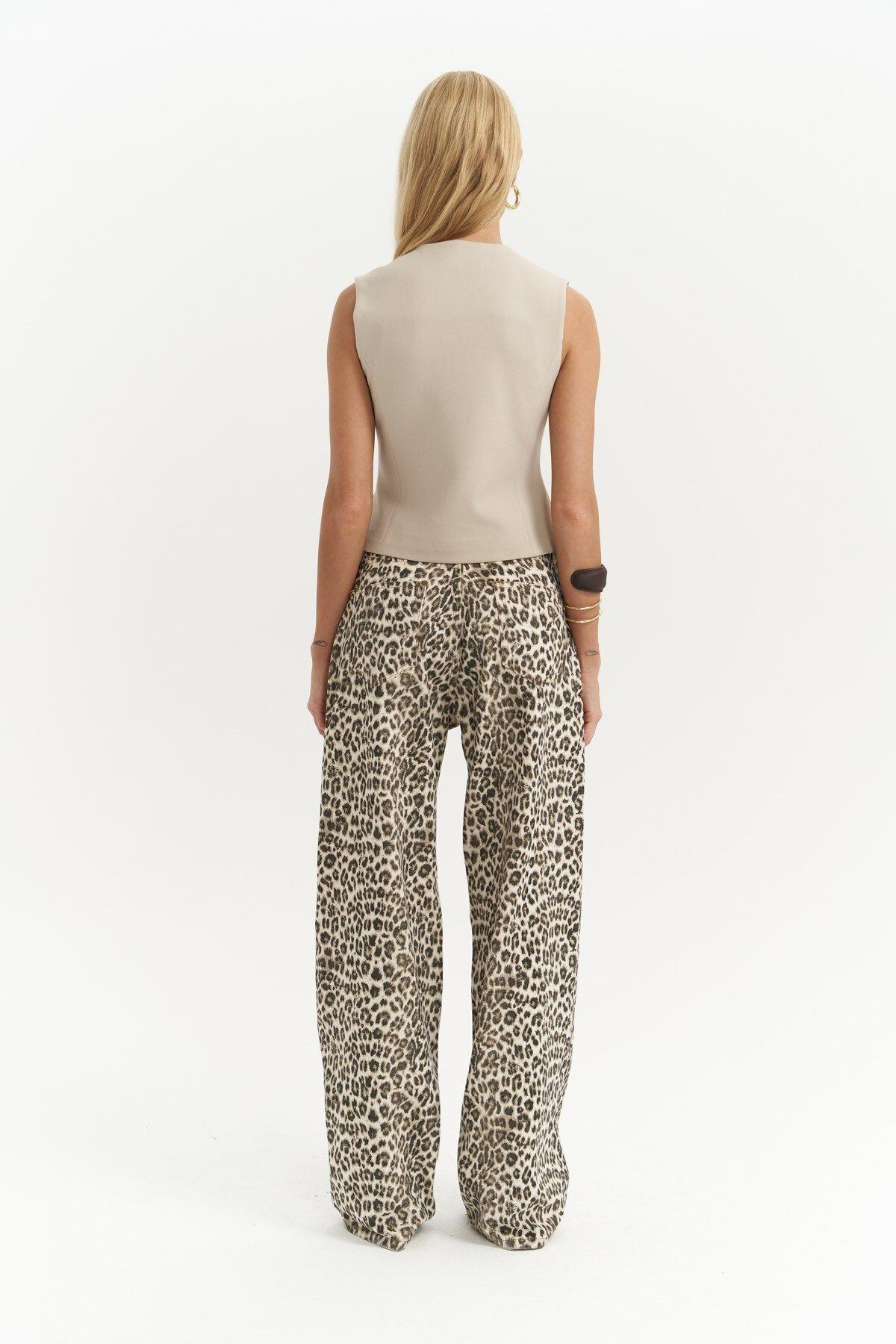 Trappe Light Beige Asymmetric Vest