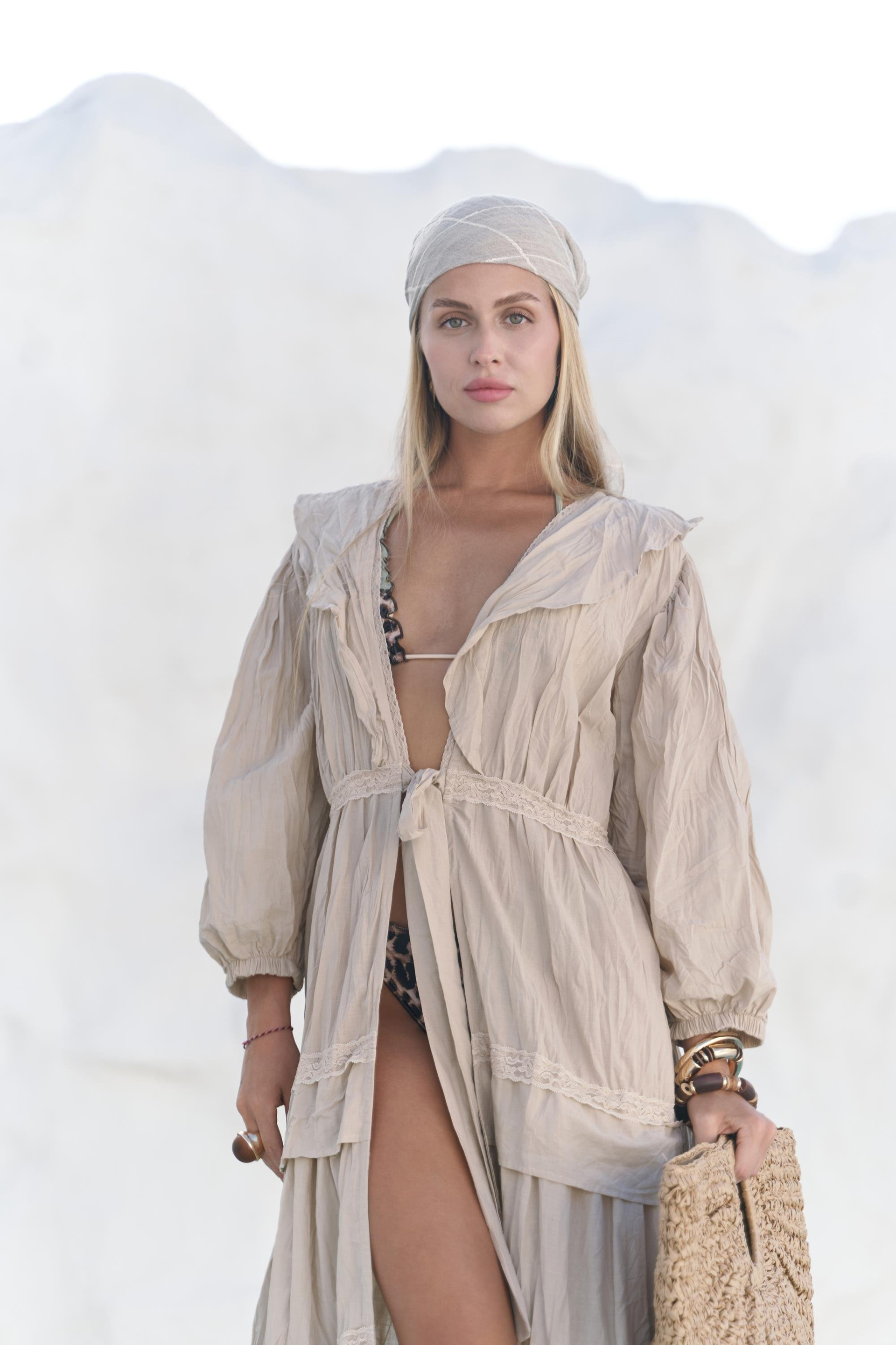 Trieste Dantel Detay Bej Uzun Elbise