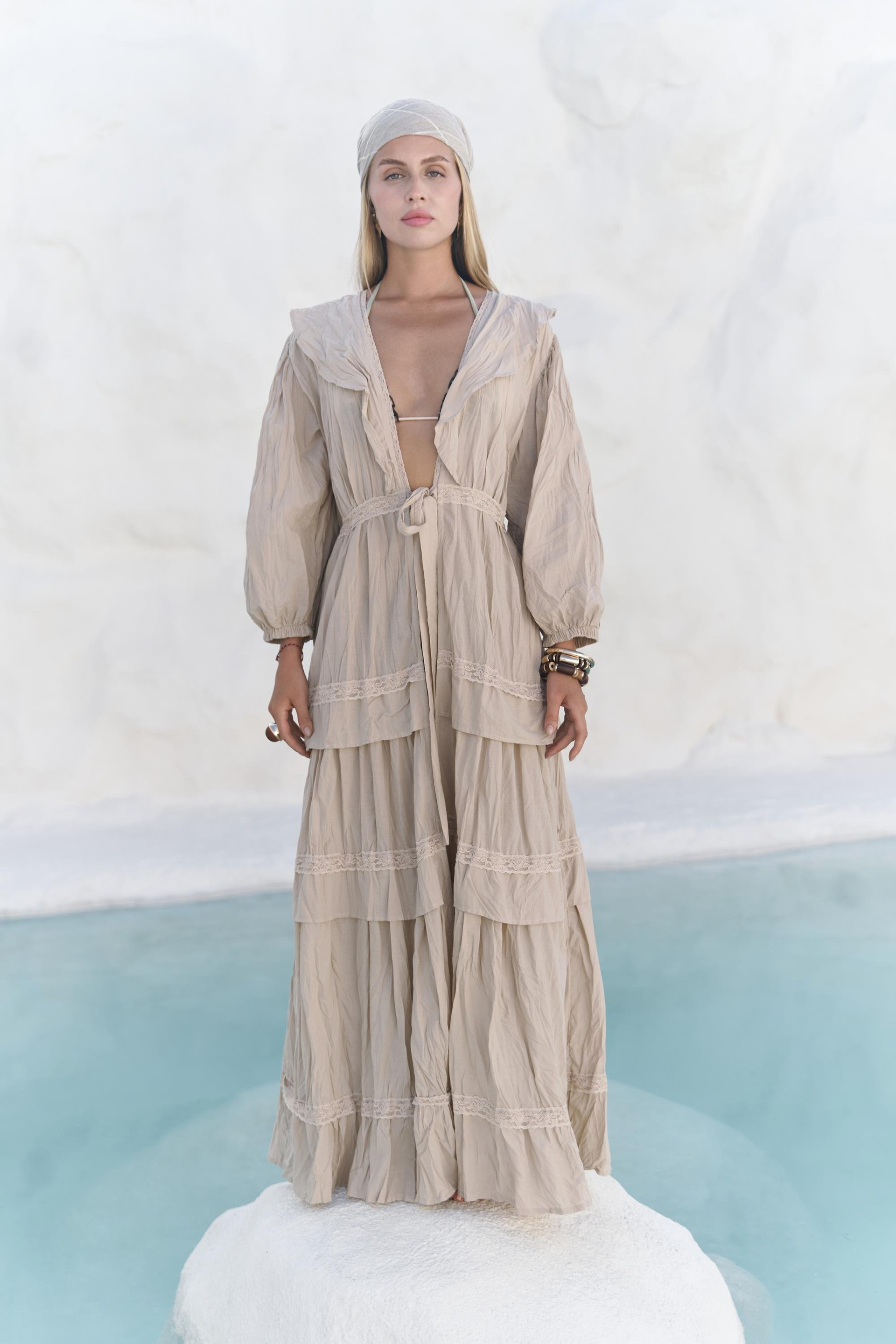 Trieste Dantel Detay Bej Uzun Elbise