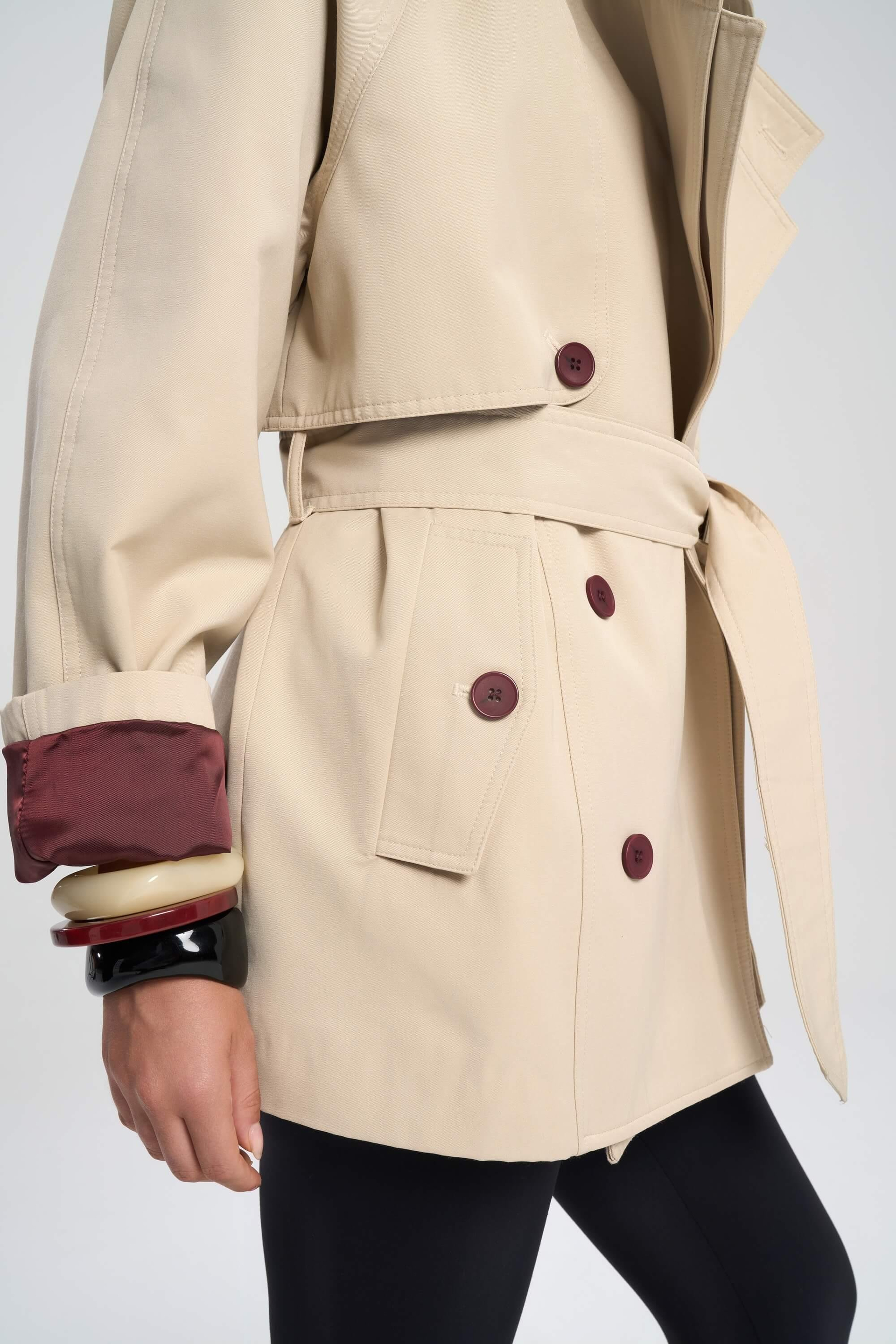 Tyra Bej Kemerli Kısa Trençkot