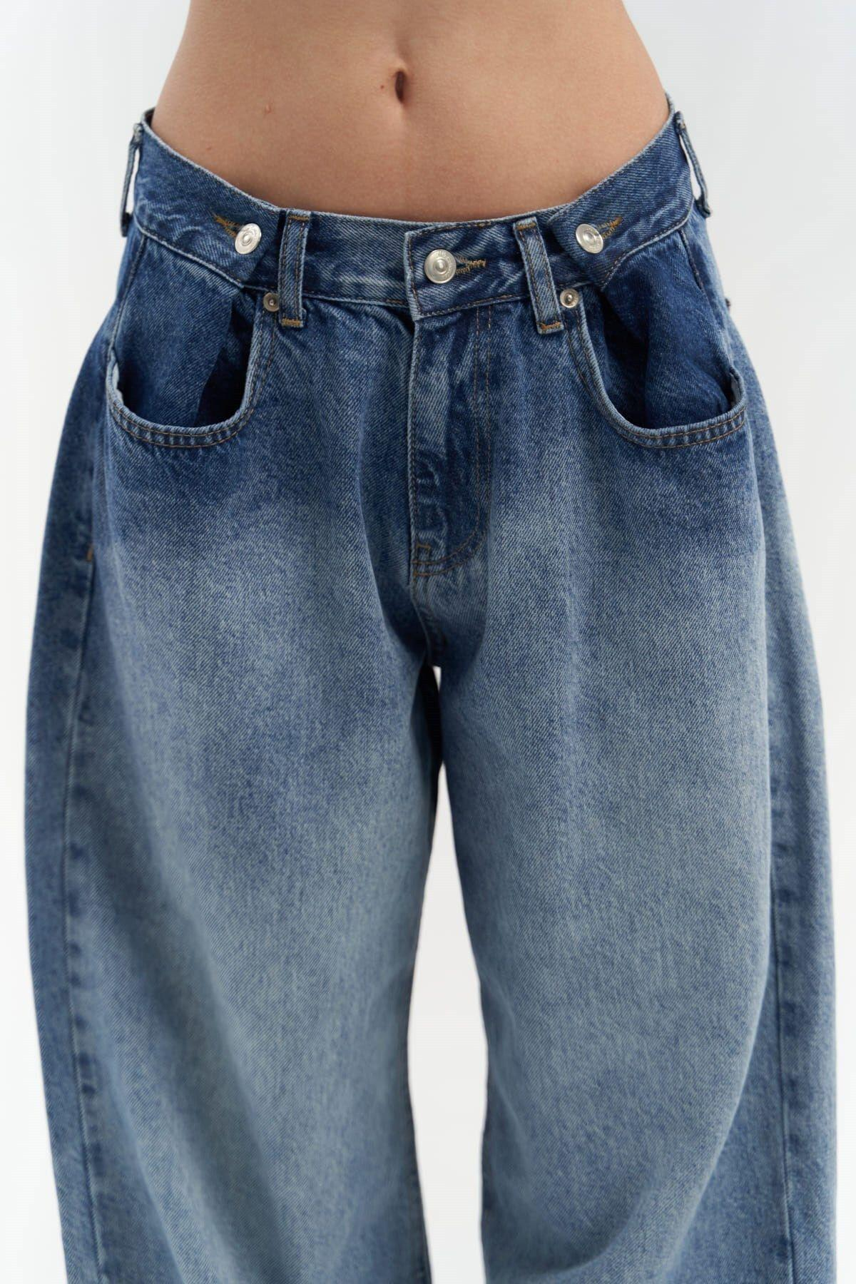 Unique Blue / Blue Jeans