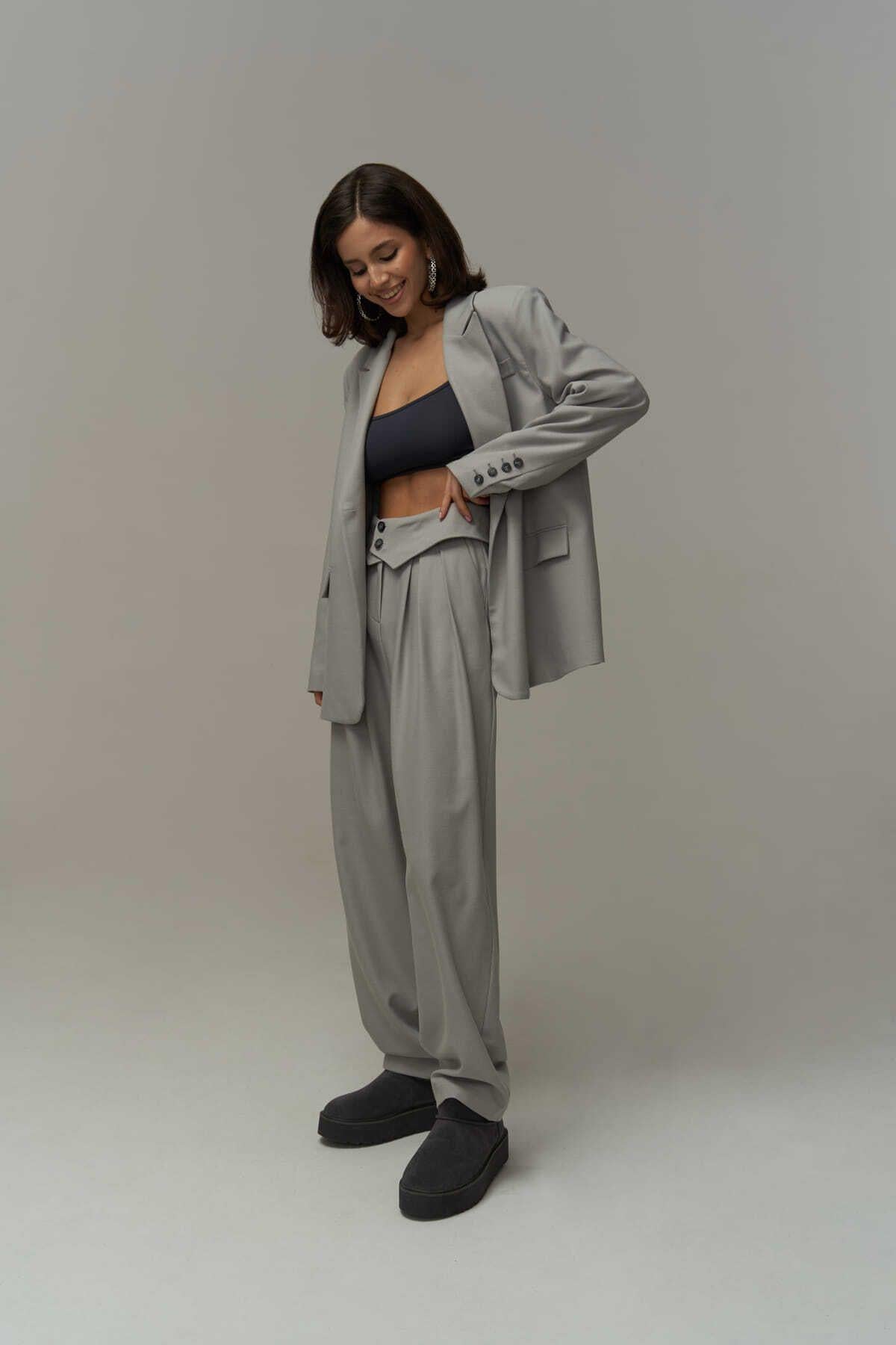 Mai Vanya Gray Blazer Suit