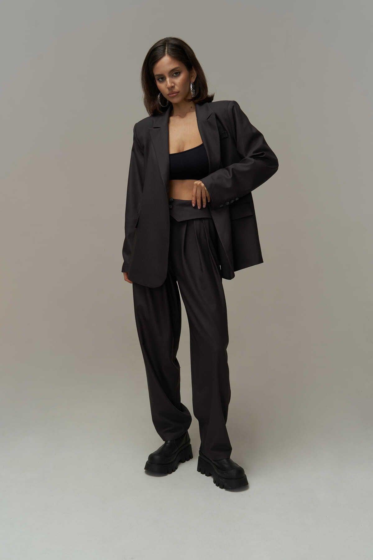 Mai Vanya Light Black Blazer Suit