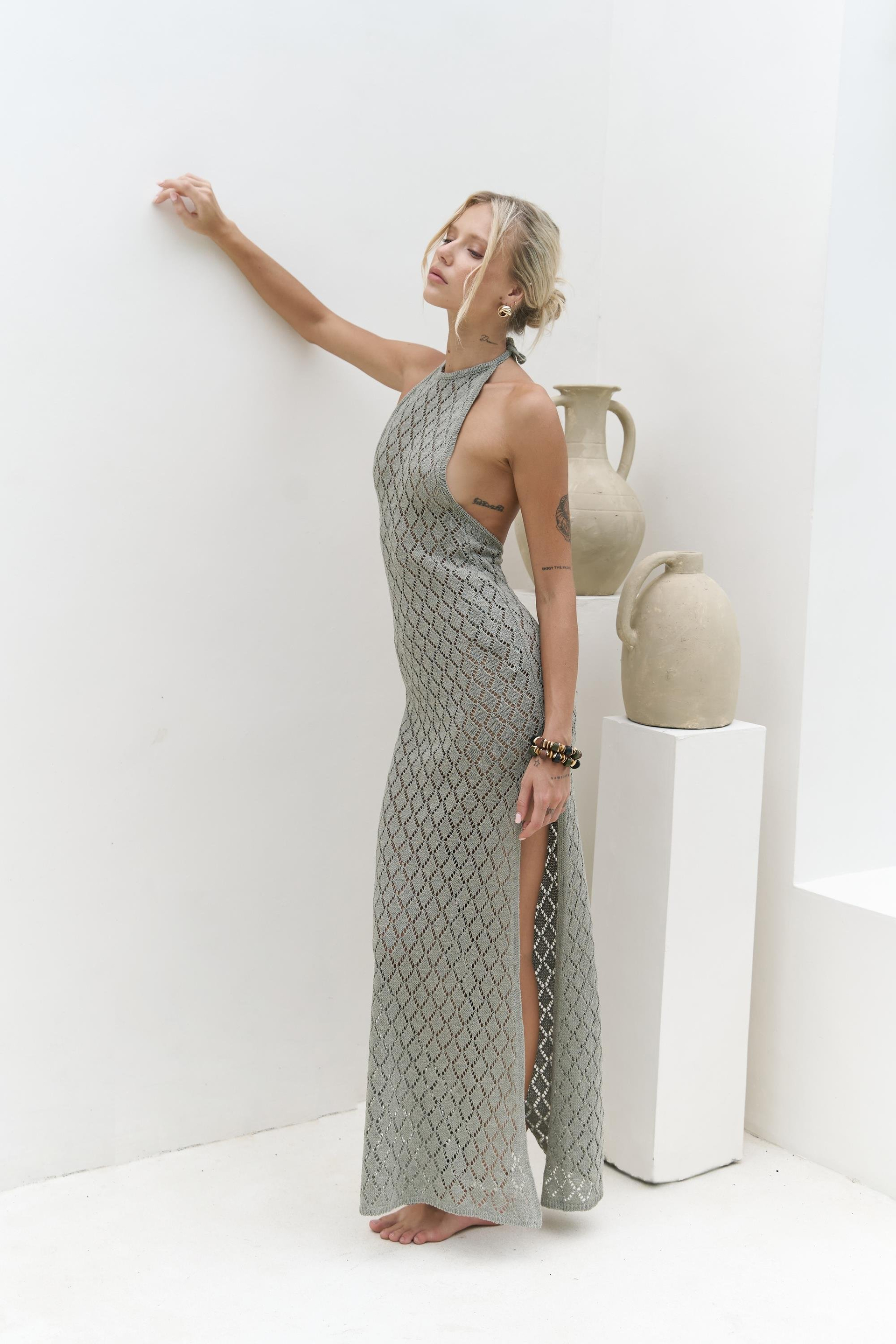 Yudha Sırt Dekolteli Haki Triko Uzun Elbise