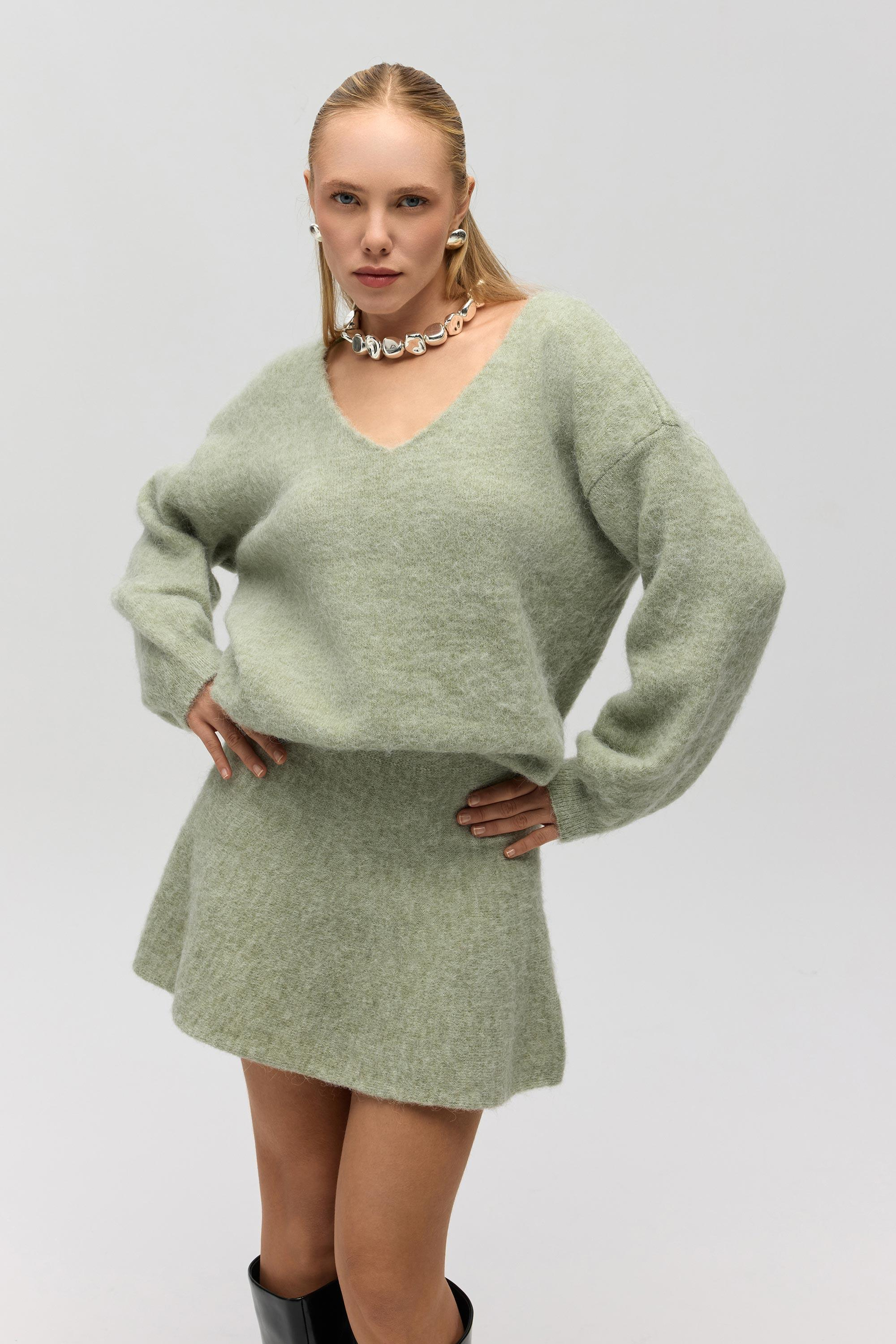 Zerium Basic V Yaka Yeşil Triko Kazak