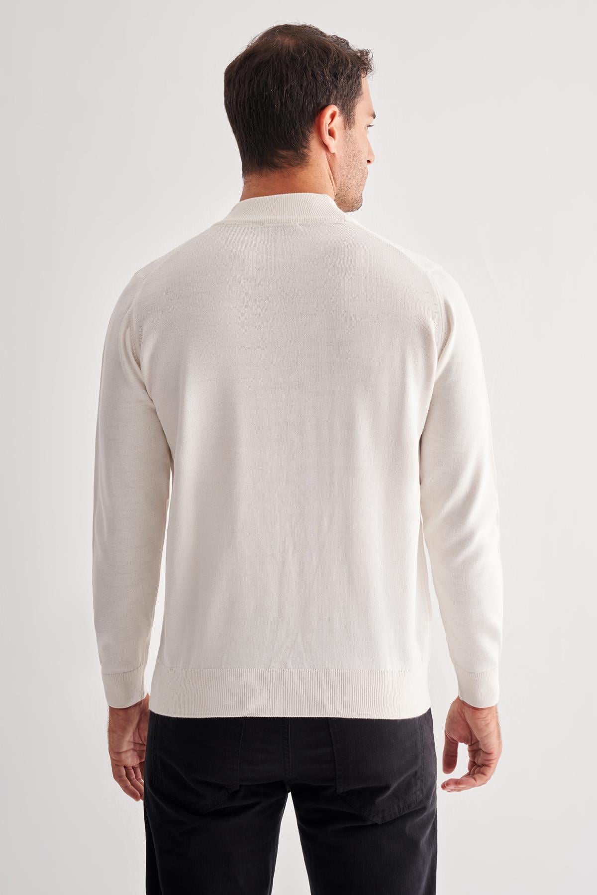Krem Rengi Yarım Balıkçı Yaka Cepsiz Comfort Fit Classic Yünlü Triko Kazak 1012255001