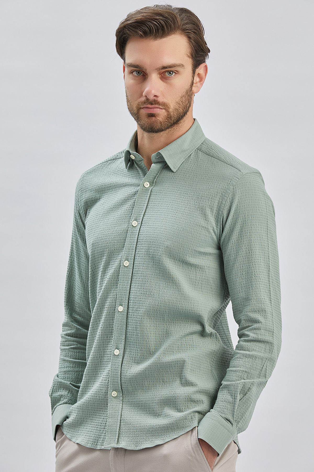Yeşil Uzun Kollu Biritli Yaka Biyeli Pamuklu Likralı Casual Slim Fit Gömlek 1004240232