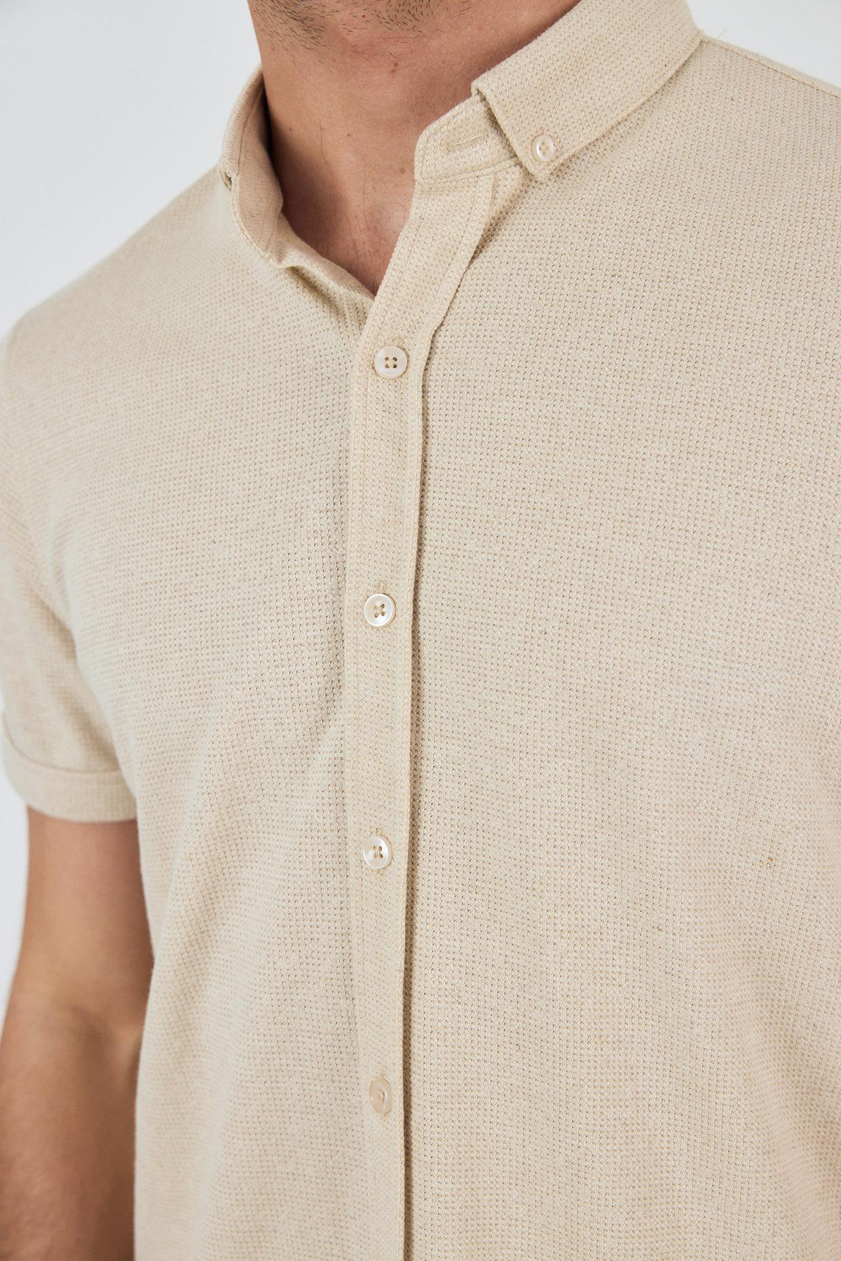 Bej Kısa Kol Düz Örme Düğmeli Yaka Cepsiz Pamuklu Classic Slim Fit Gömlek 1004250155