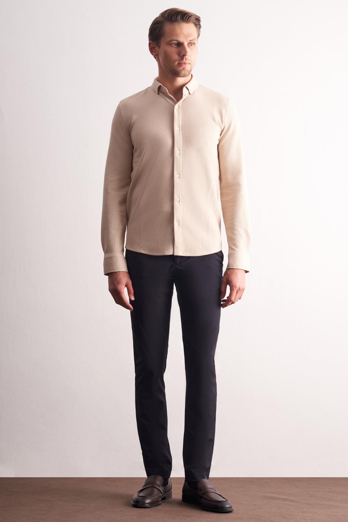 Bej Uzun Kol Düğmeli Yaka Kendinden Desenli Pamuklu Slim Fit Gömlek 1004255267