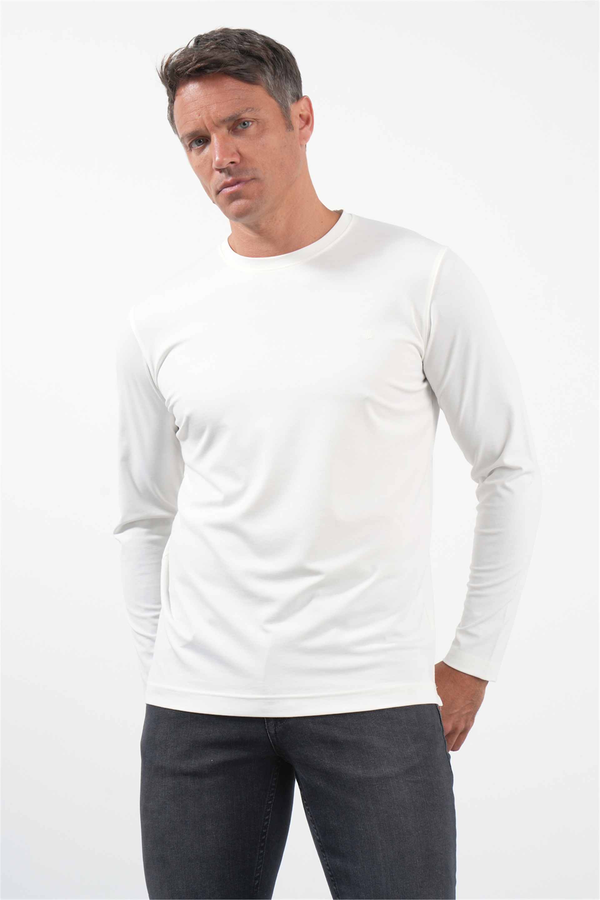 Beyaz Bisiklet Yaka Uzun Kol Örme Standart Fit Esnek Sweatshirt 1013260150