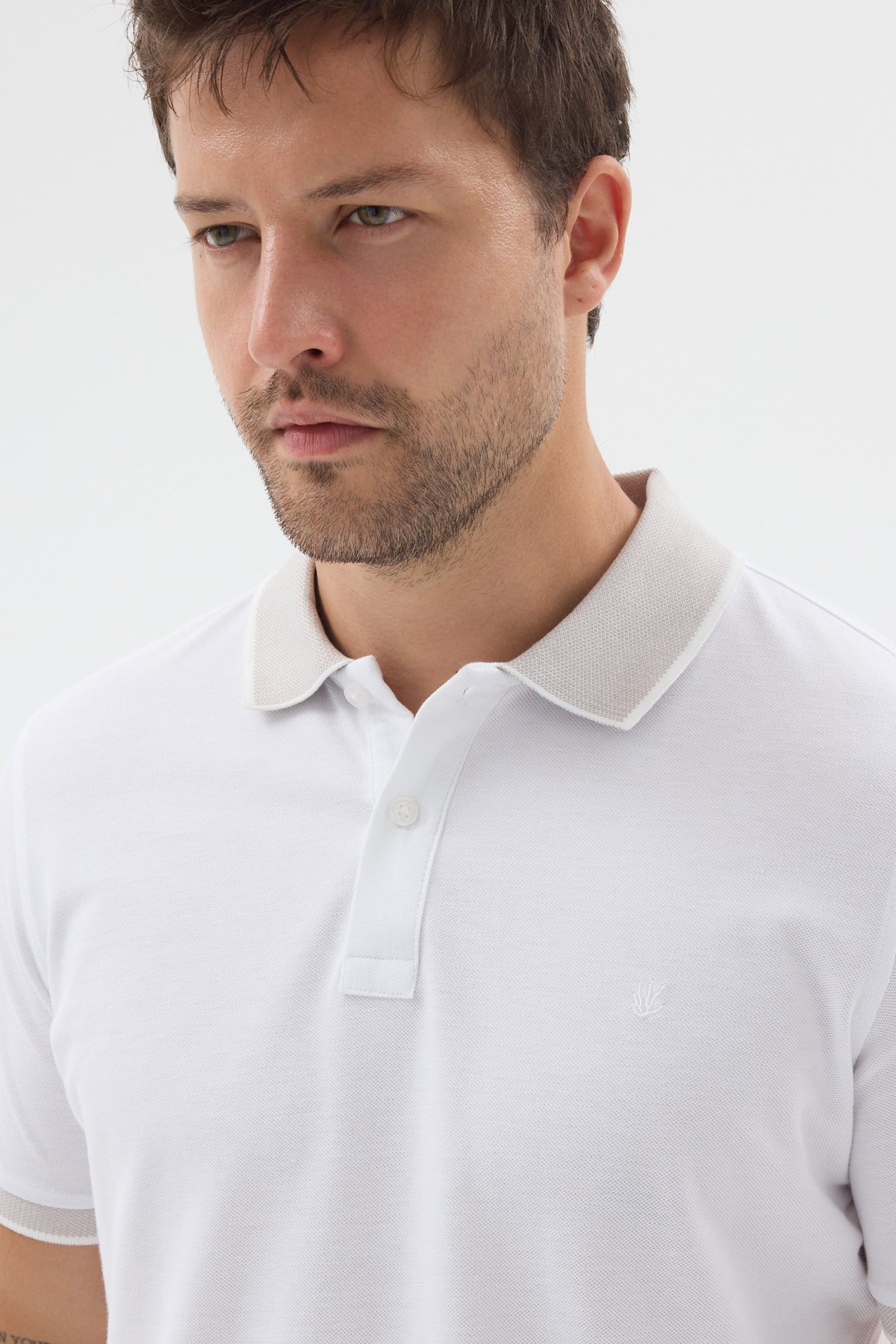Beyaz-Gri Polo Yaka Pike Kısa Kol Slim Fit %100 Pamuk Tişört 1011260171