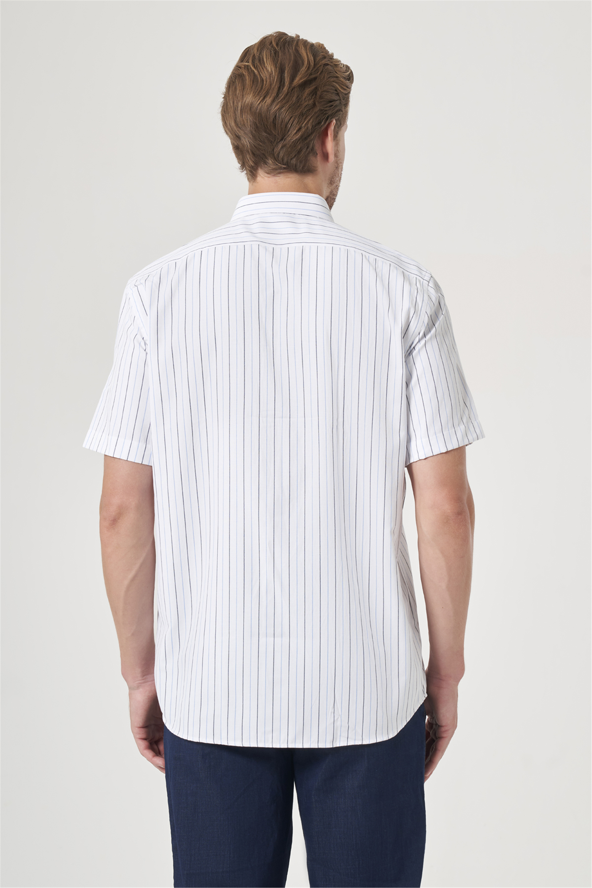 Beyaz-Mavi Düğmeli Yaka Kısa Kol Cepli Oxford Comfort Fit Pamuklu Gömlek 1004260187