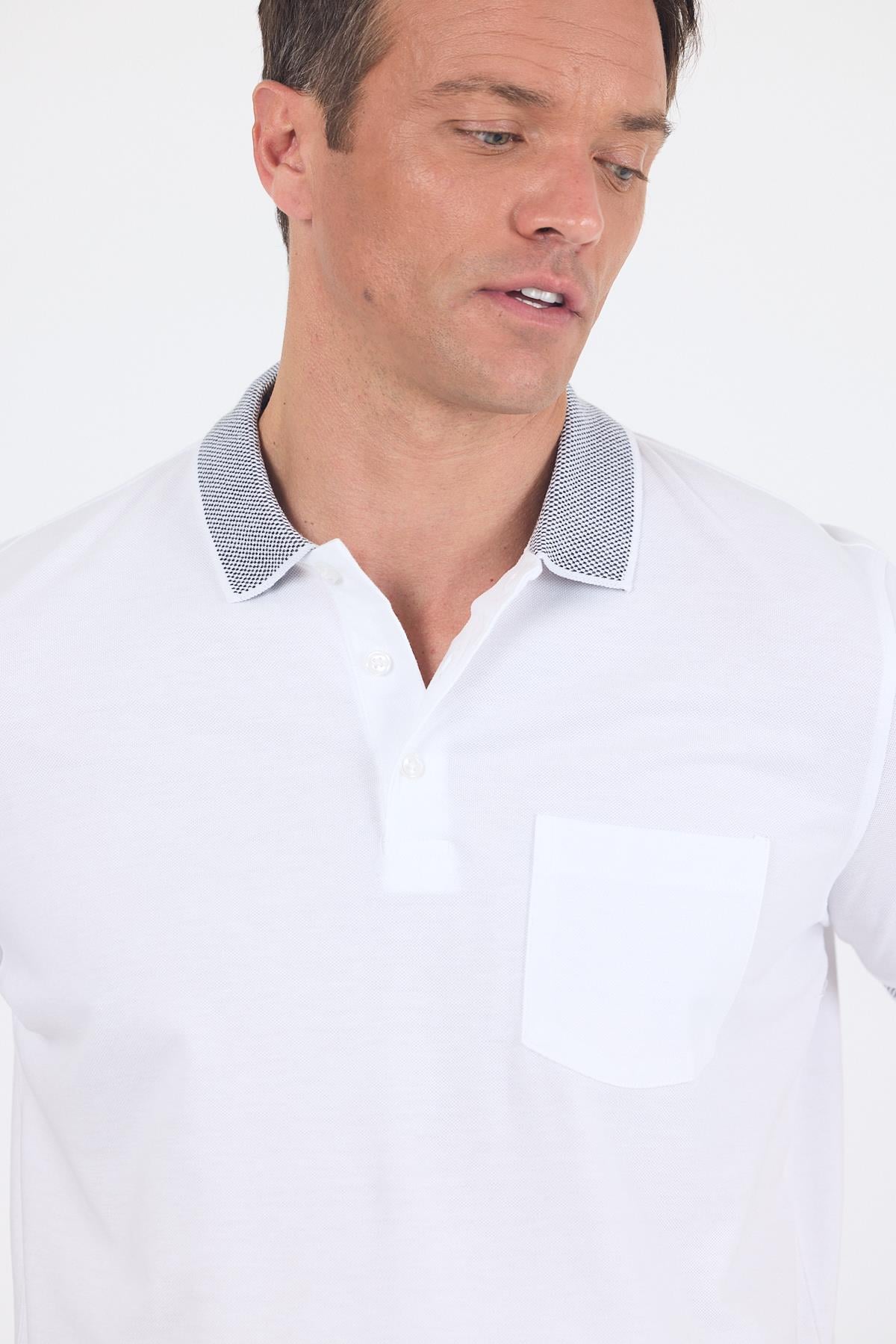 Beyaz Polo Yaka Kısa Kol Cepli Comfort Fit :%100 Pamuk Tişört 1011250181