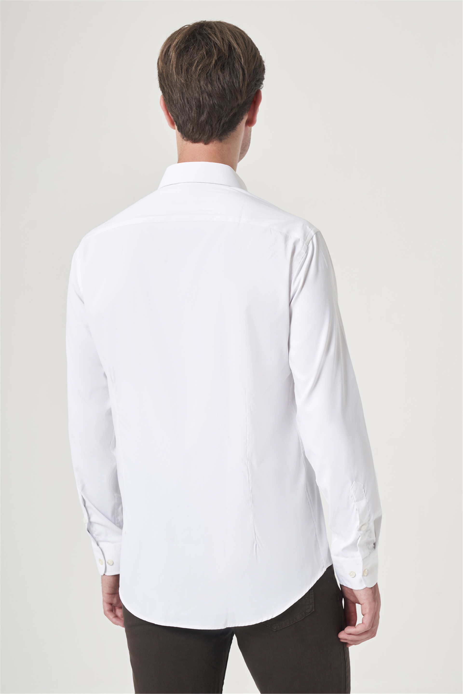 Beyaz Sert Yaka Uzun Kol Cepsiz Slim Fit Esnek Su İtici Gömlek 1004260234