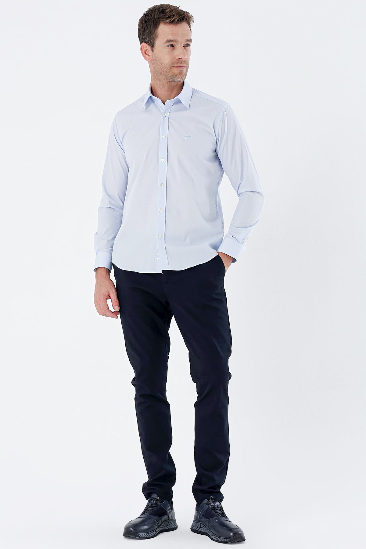 Mavi Uzun Kollu Bez Ayağı Sert Yaka Cepsiz Pamuklu Basic Slim Fit Dar Kesim Gömlek 1004235357