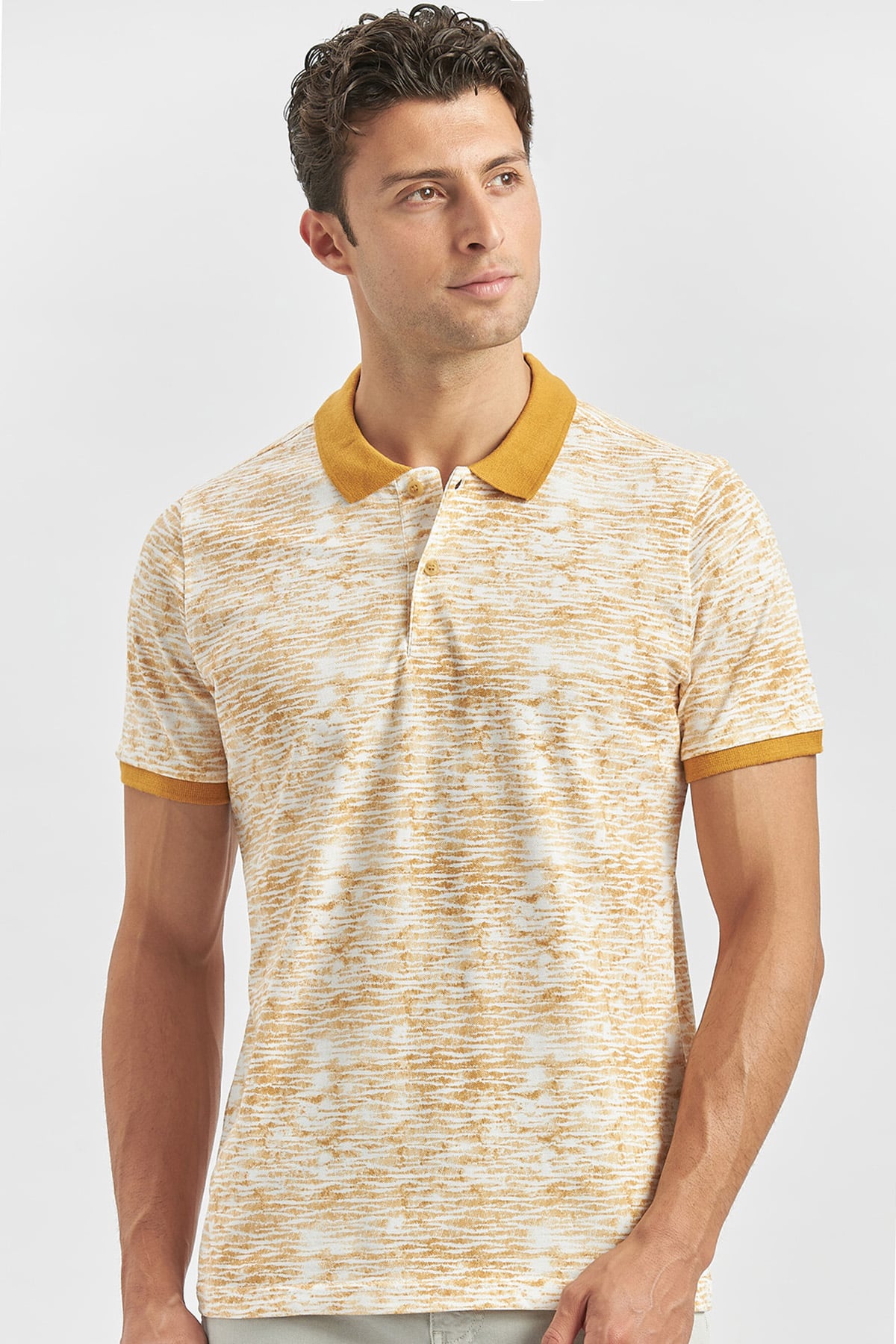 Sarı Baskılı Pike Polo Yaka Garnili %100 Pamuk Casual Slim Fit Dar Kesim Tişört 1011240157