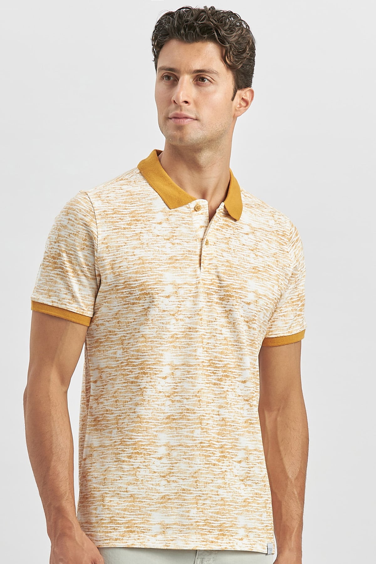 Sarı Baskılı Pike Polo Yaka Garnili %100 Pamuk Casual Slim Fit Dar Kesim Tişört 1011240157