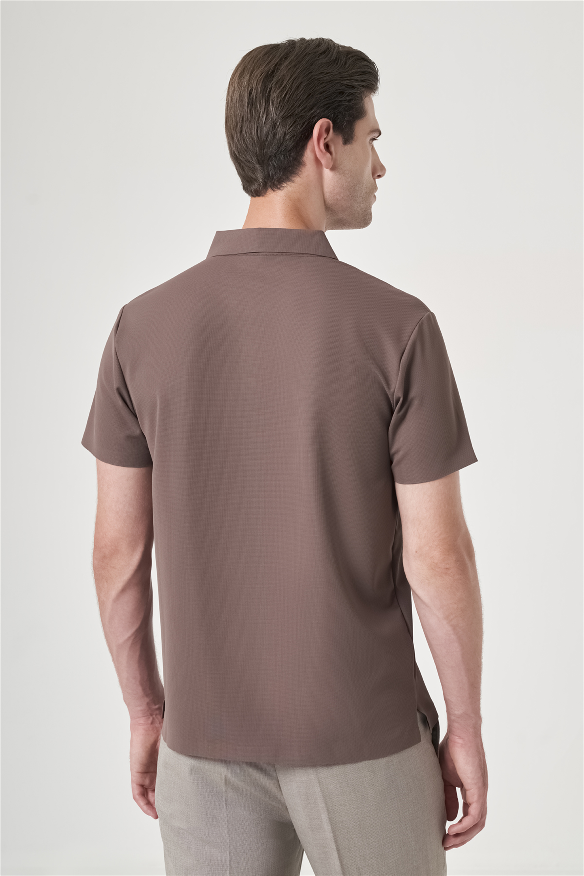 Kahverengi Polo Yaka Kısa Kol Rahat Kesim Esnek Kıvrılmaz Yaka Performance Technology Tişört 1011260177