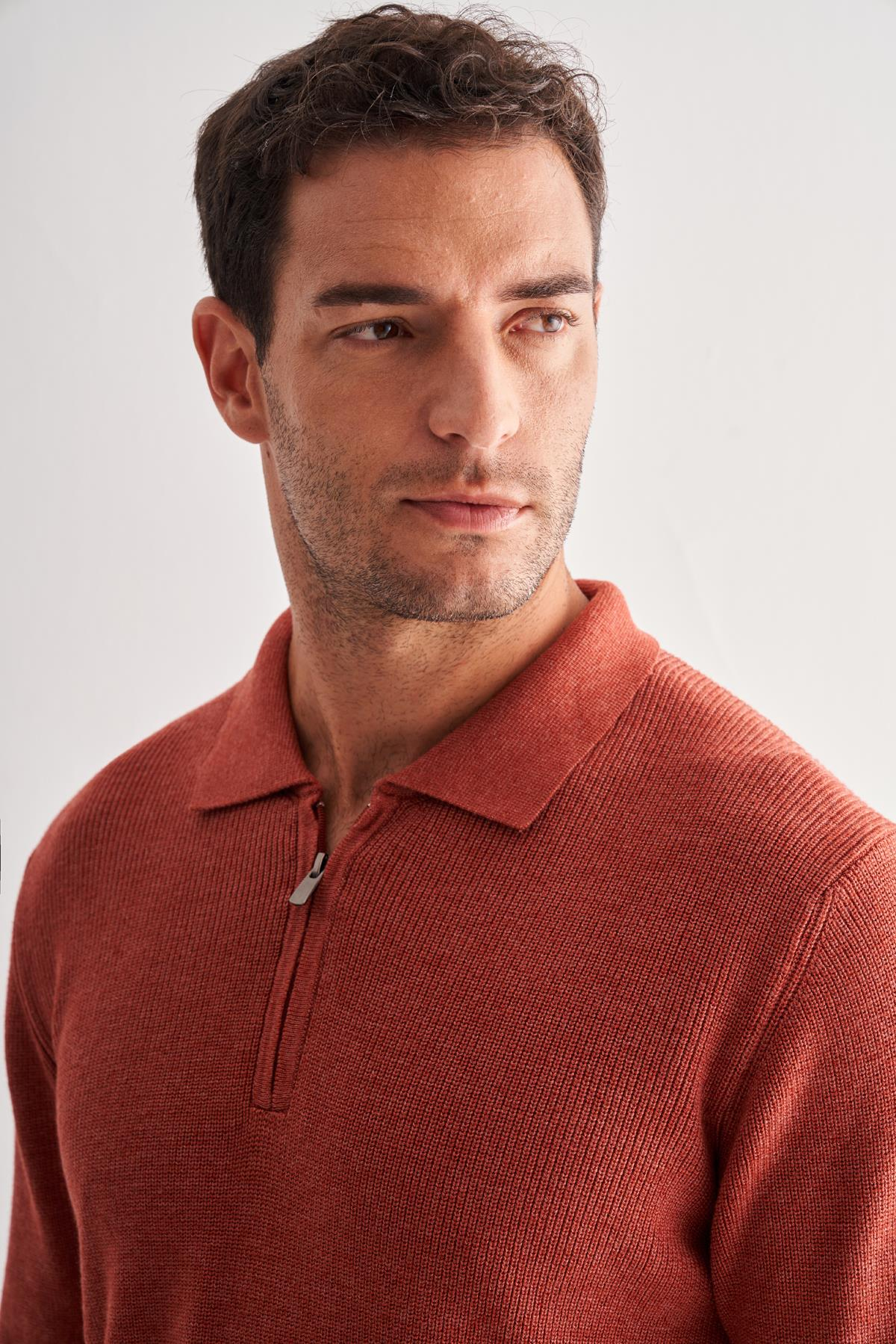 Kırmızı Fermuarlı Polo Yaka Uzun Kol Cepsiz Comfort Fit Casual Pamuklu Triko Kazak 1012255202