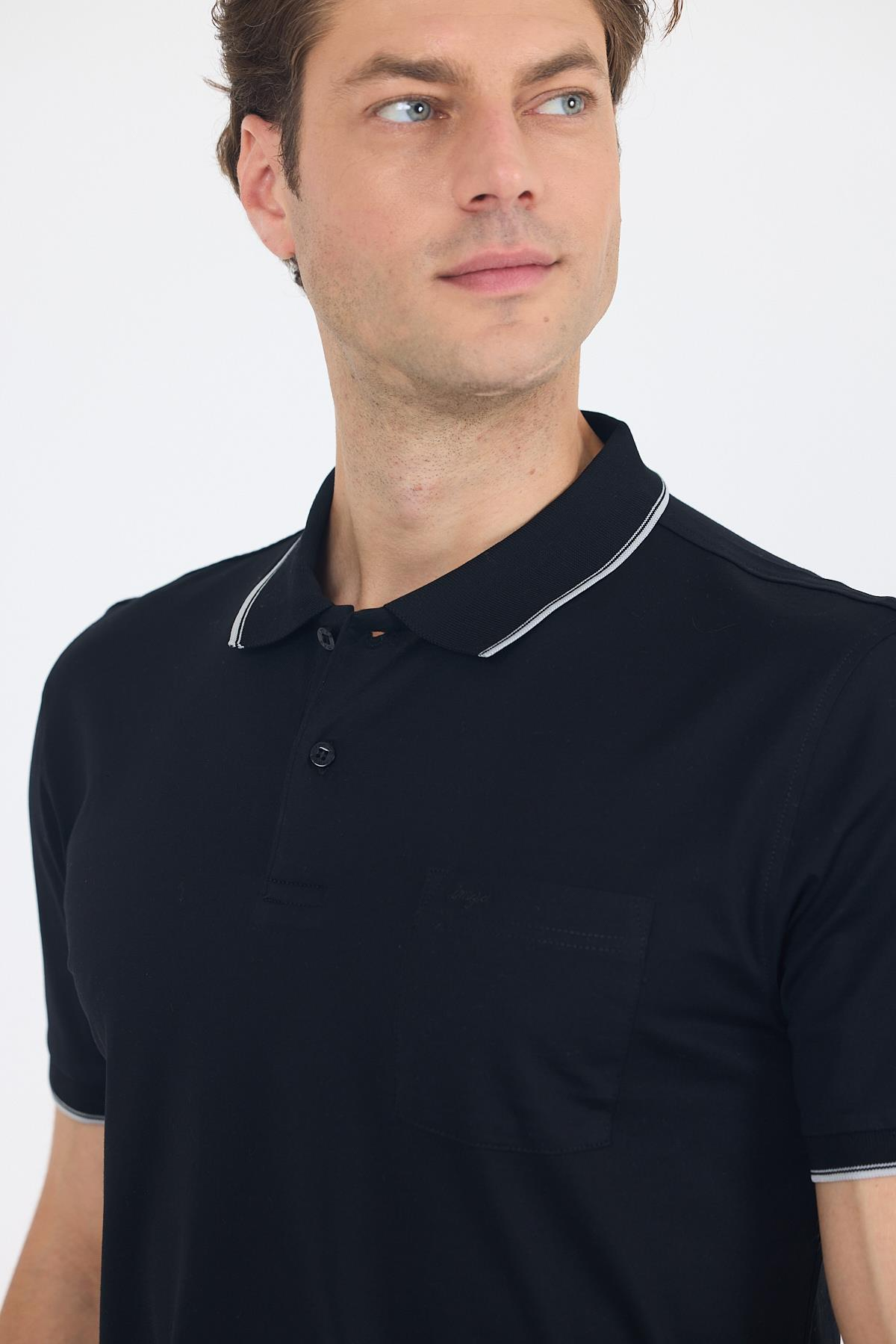 Siyah Kol Düz Suprem Polo Yaka Cepli %100 Pamuk Comfort Fit Tişört 1011250189