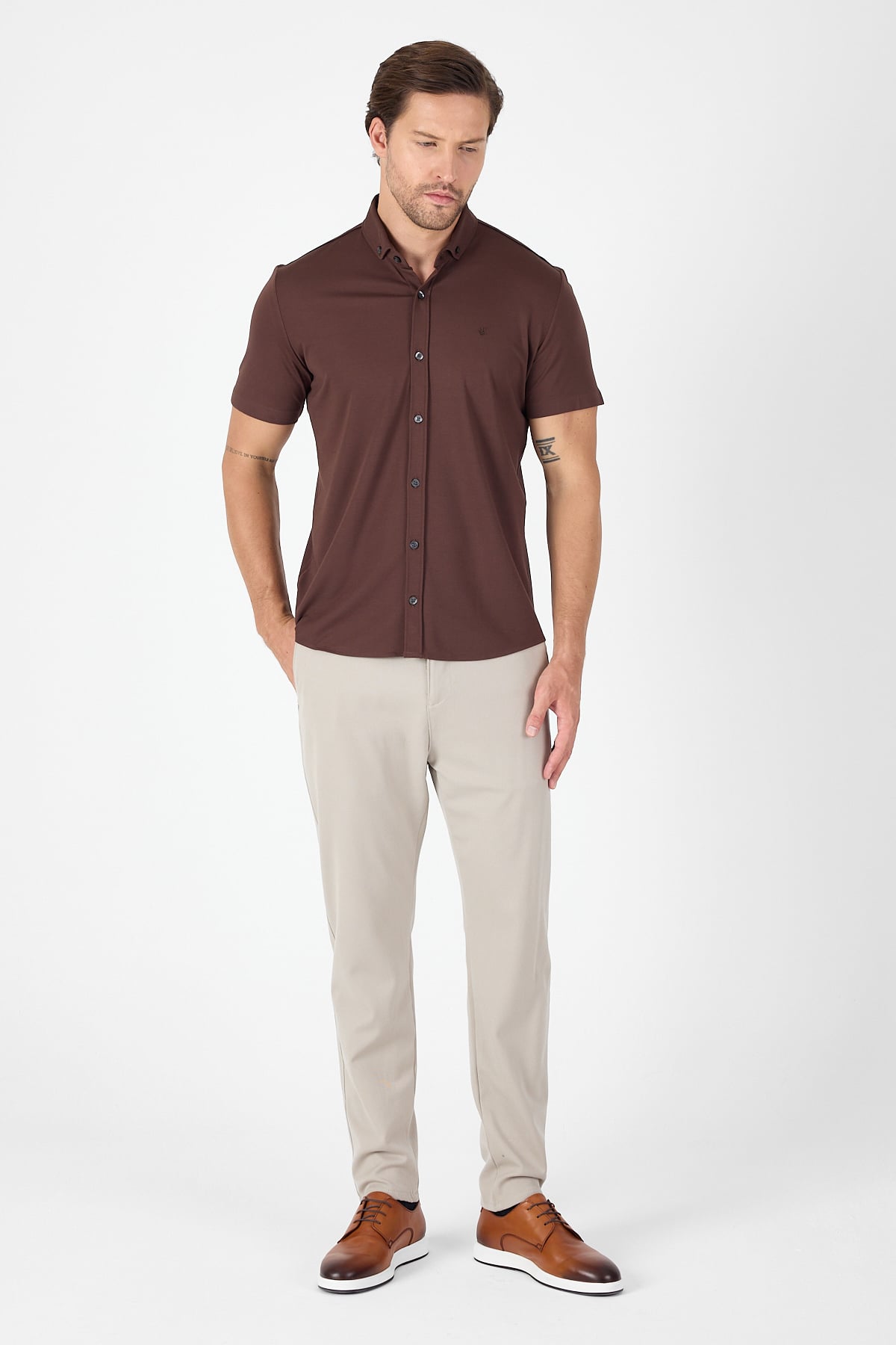 Kahverengi Kısa Kol Düğmeli Yaka Cepsiz Performans Ürün Slim Fit  Gömlek 1004250256
