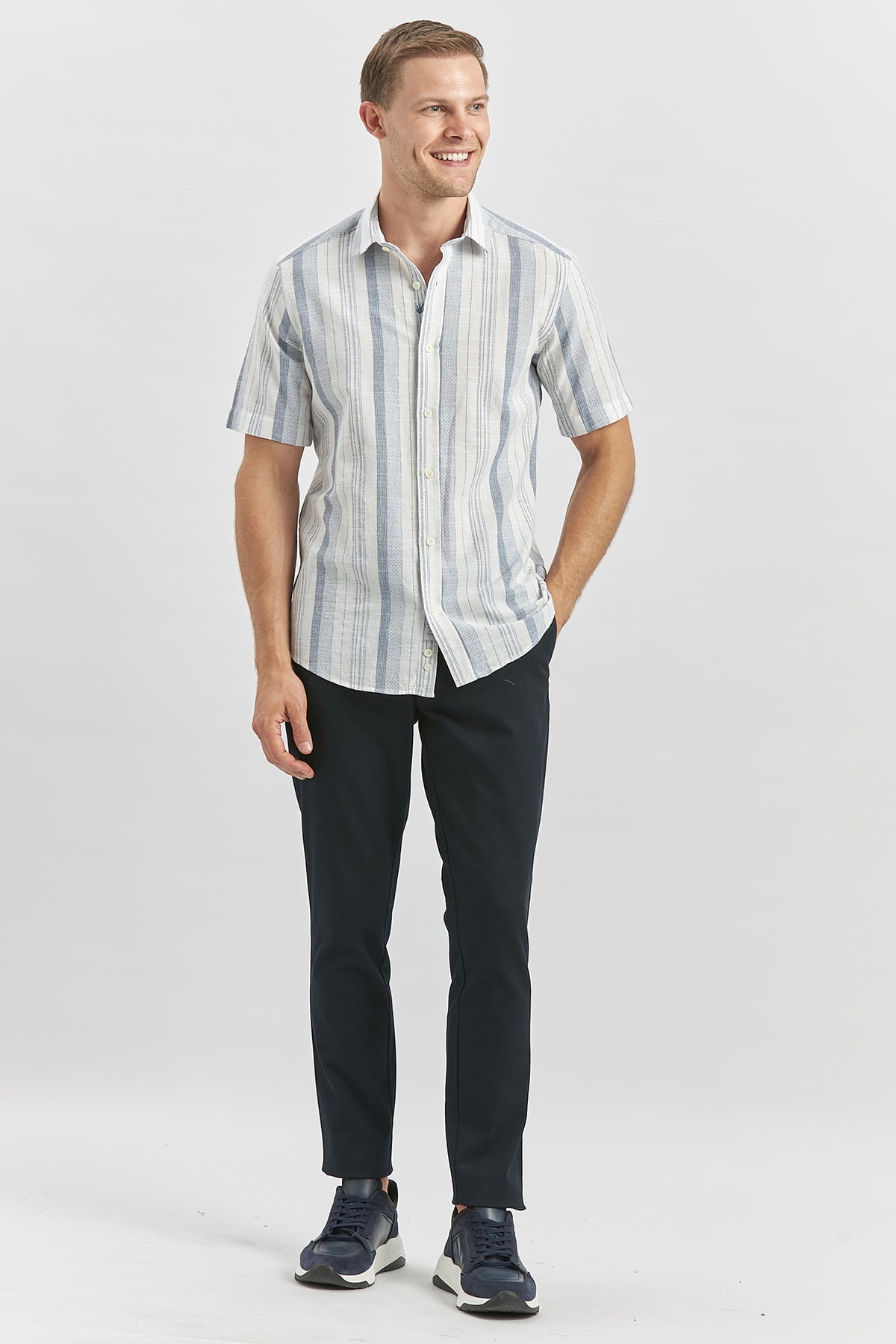 Lacivert Kısa Kollu Çizgili Armürlü Pamuklu Casual Slim Fit Dar Kesim Gömlek 1004240243