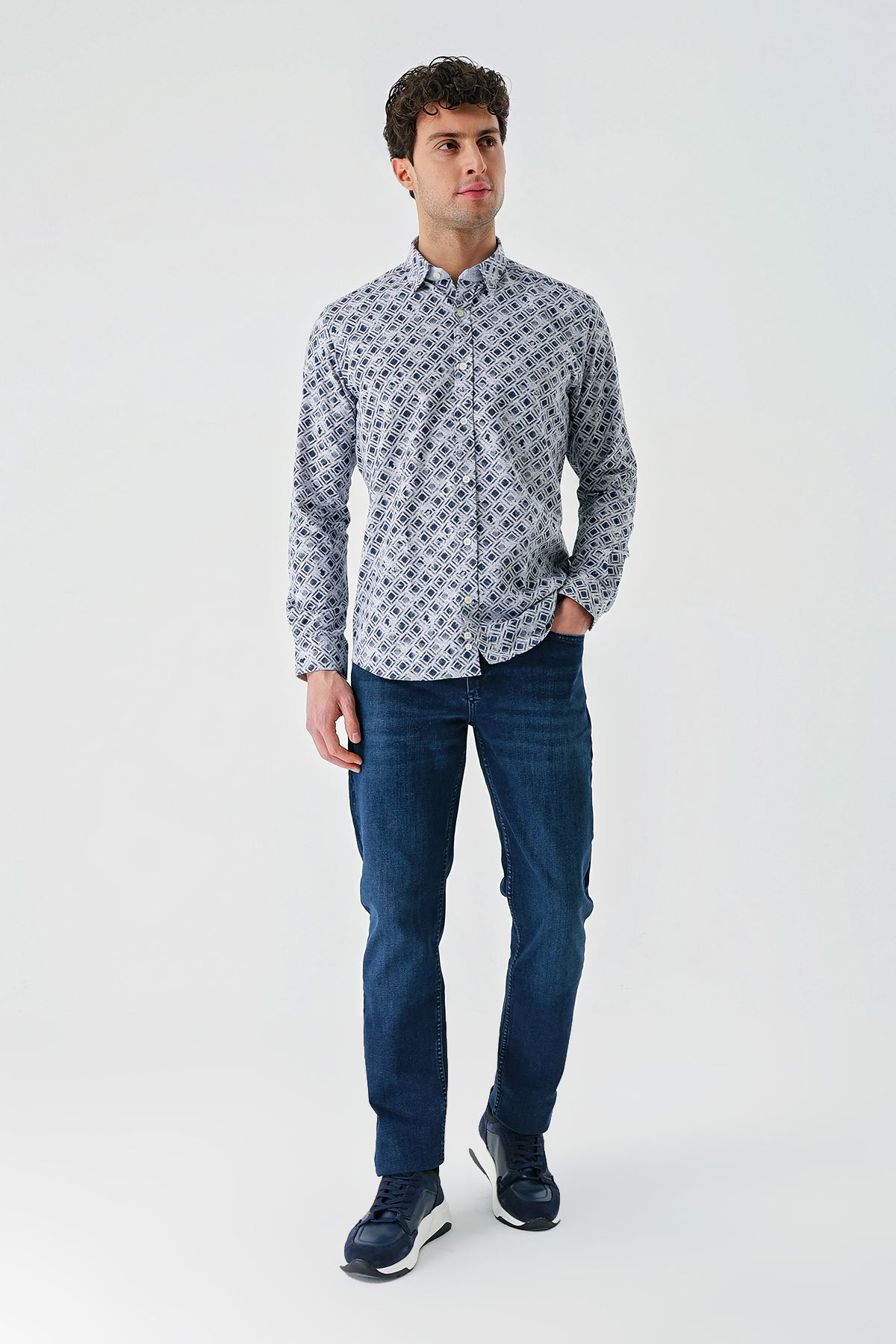 Mavi Uzun Kollu Baskılı Garnili Pamuklu Casual Slim Fit Dar Kesim Gömlek 1004240211