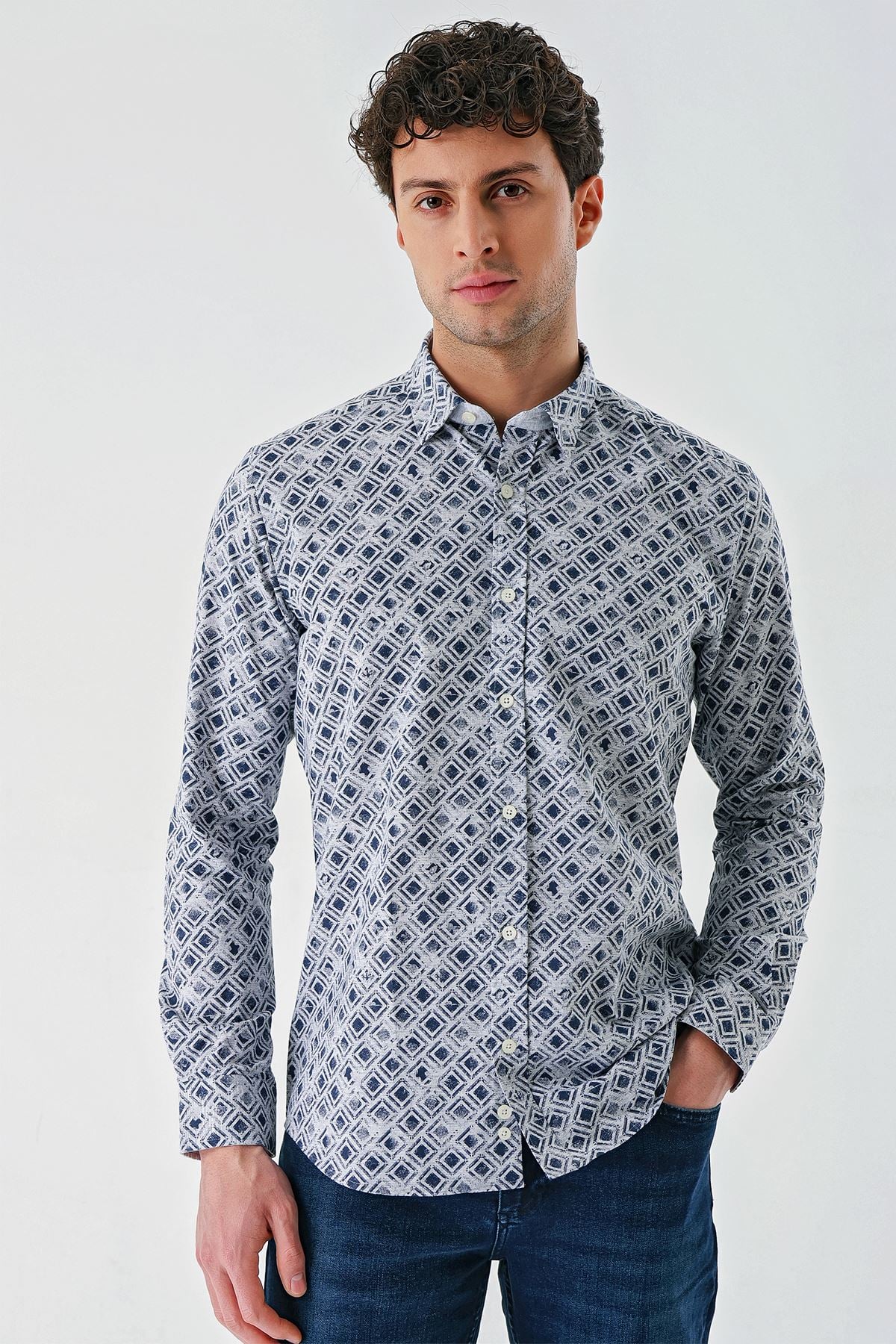 Mavi Uzun Kollu Baskılı Garnili Pamuklu Casual Slim Fit Dar Kesim Gömlek 1004240211