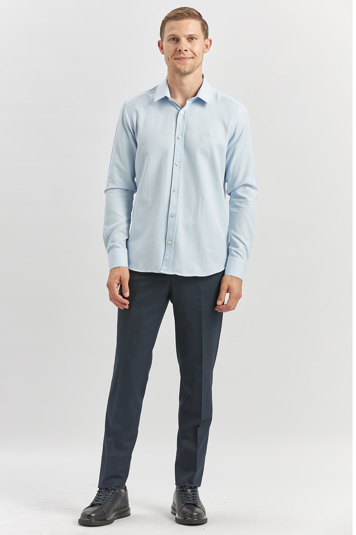 Uzun Kol Kendinden Desenli Armürlü Sert Yaka Casual Slim Fit Gömlek 1004240249